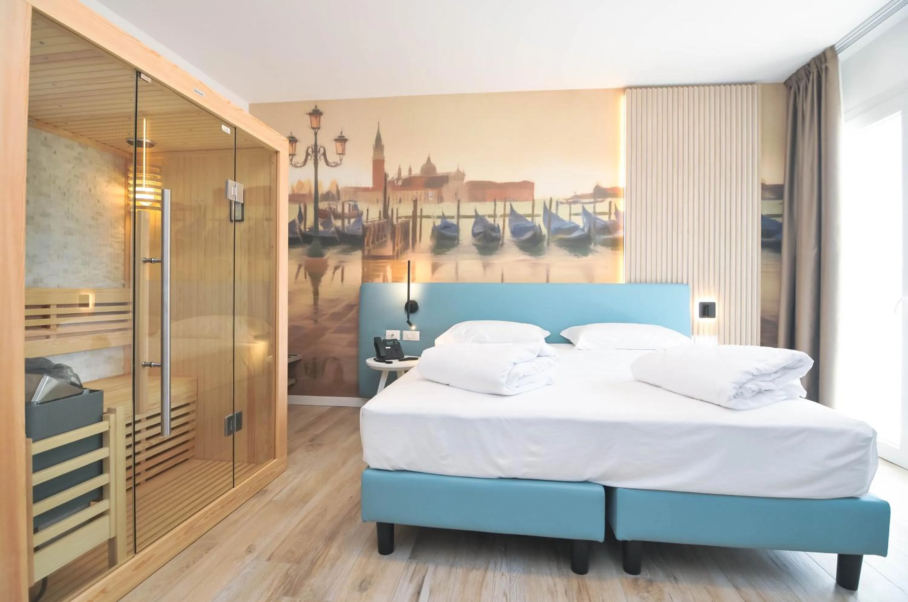 Bed in Marina Palace Hotel 4 stelle S