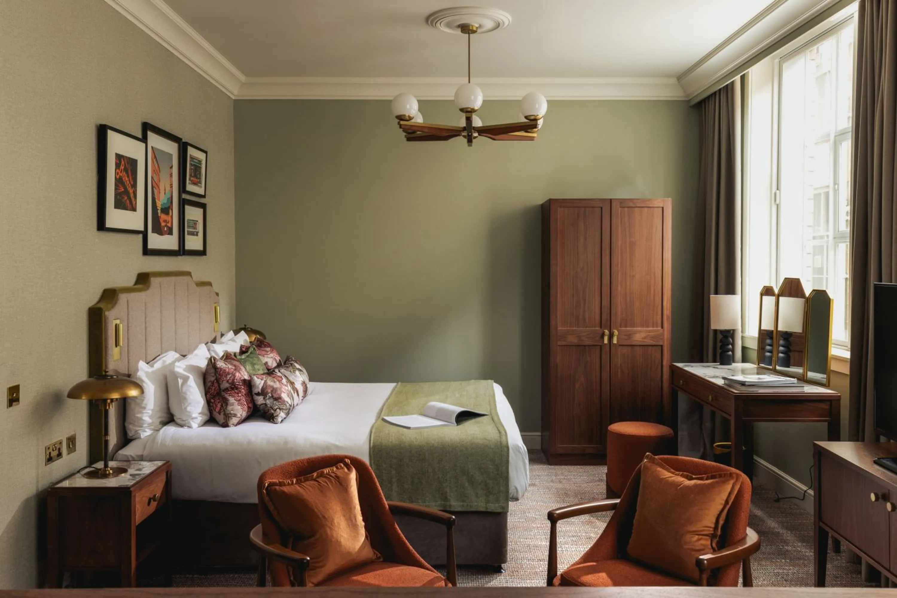 Bed in Native Glasgow