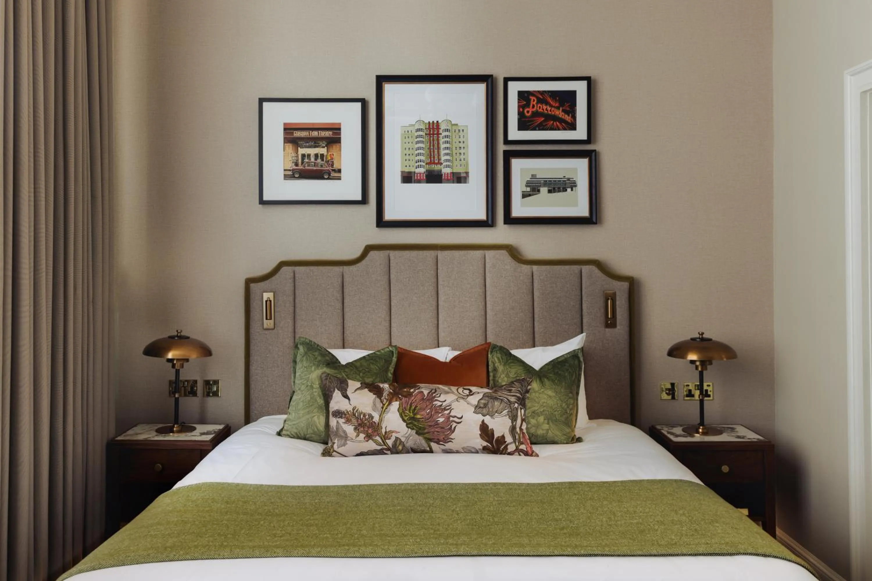 Bed in Native Glasgow