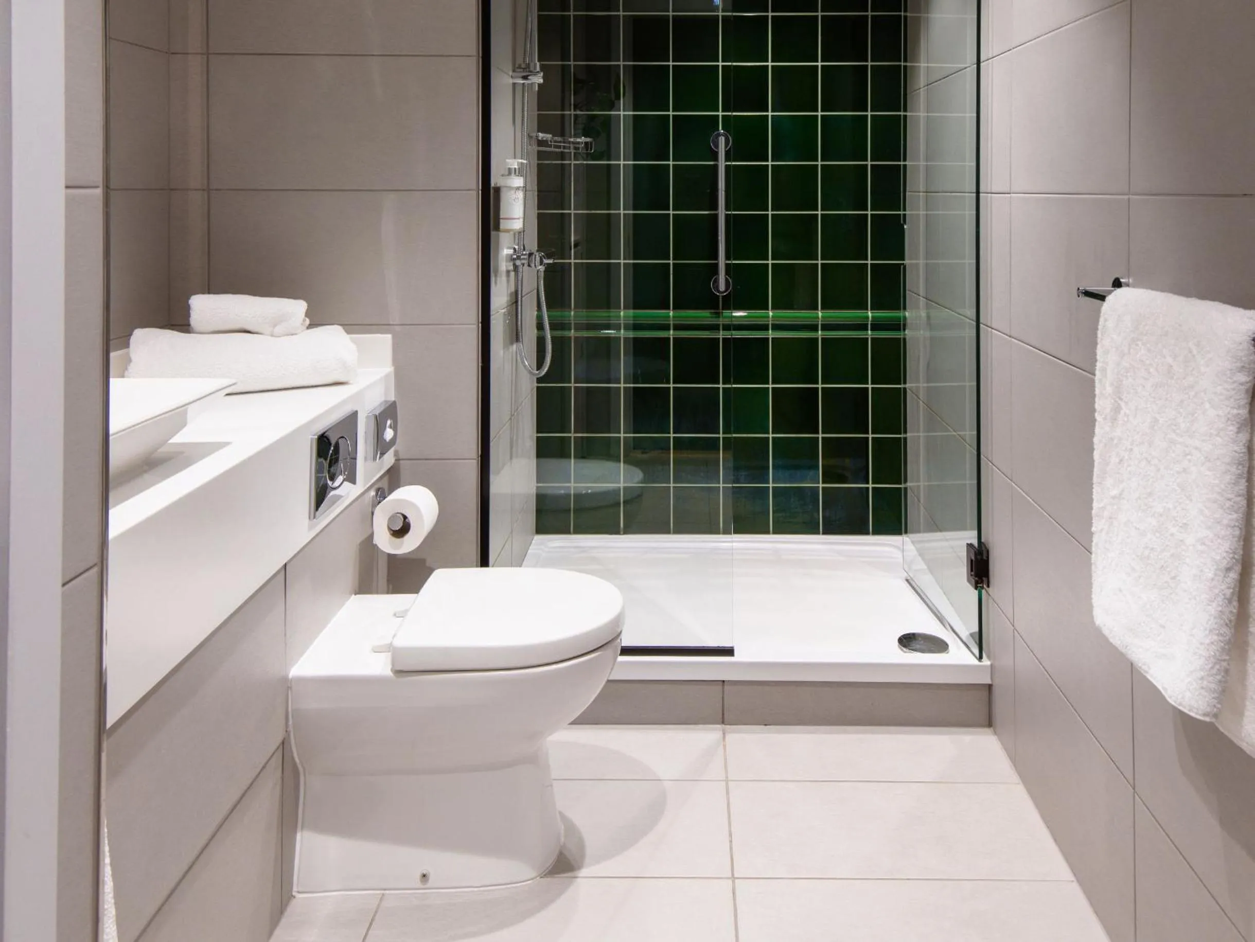 Shower in Native Glasgow