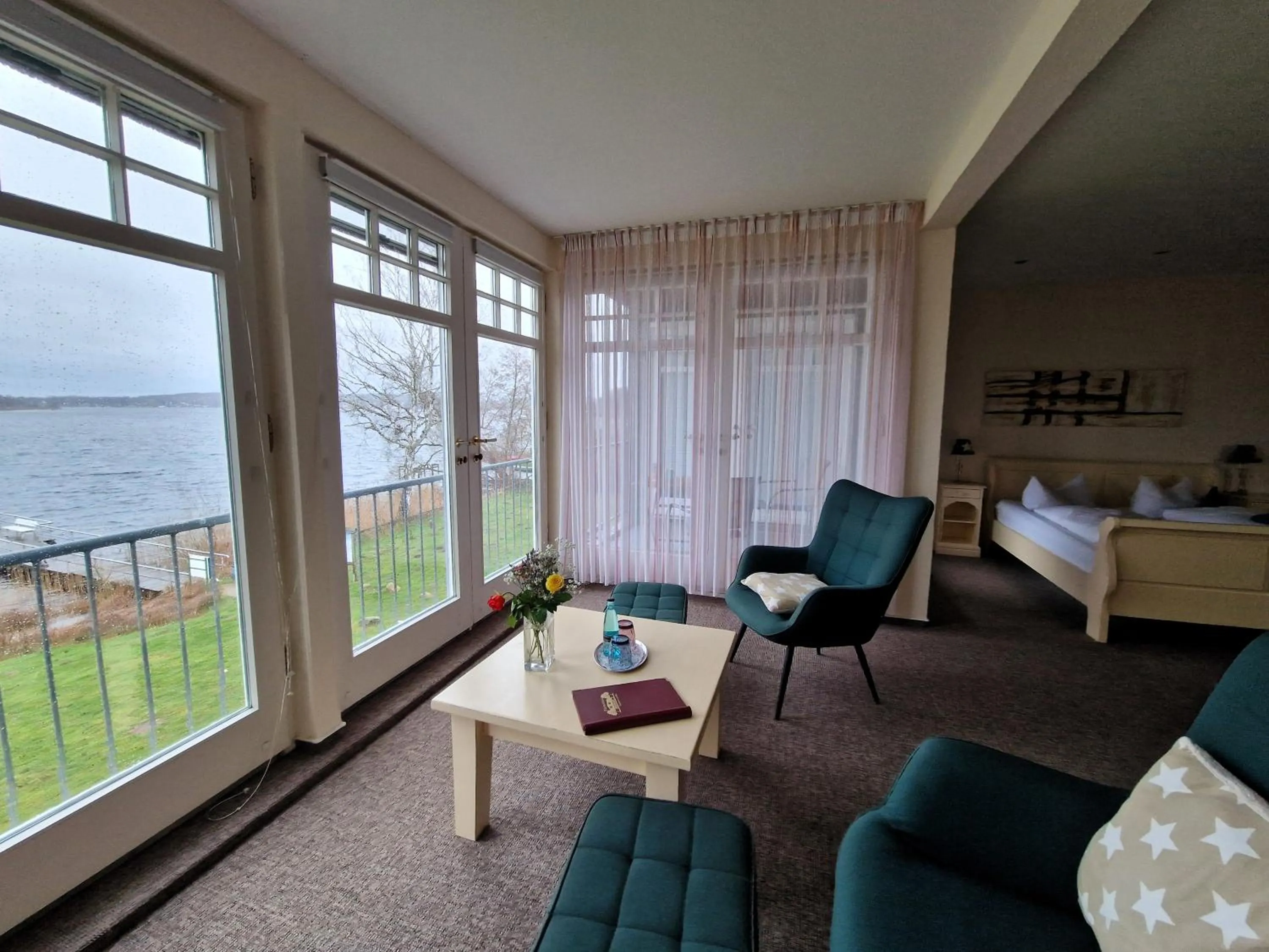Lake view in Hotel Fährhaus Niederkleveez