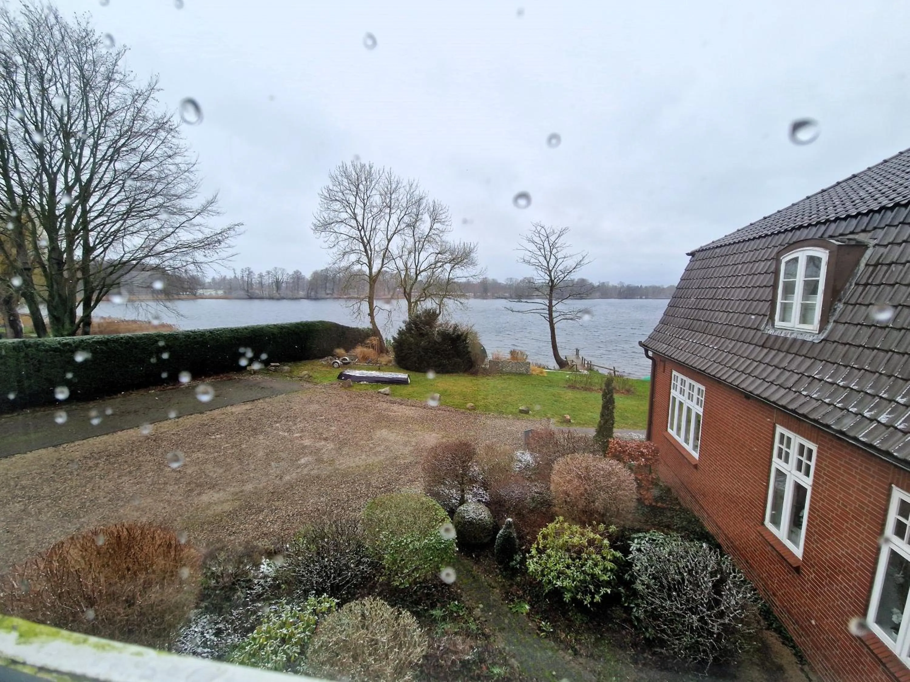 Lake view in Hotel Fährhaus Niederkleveez