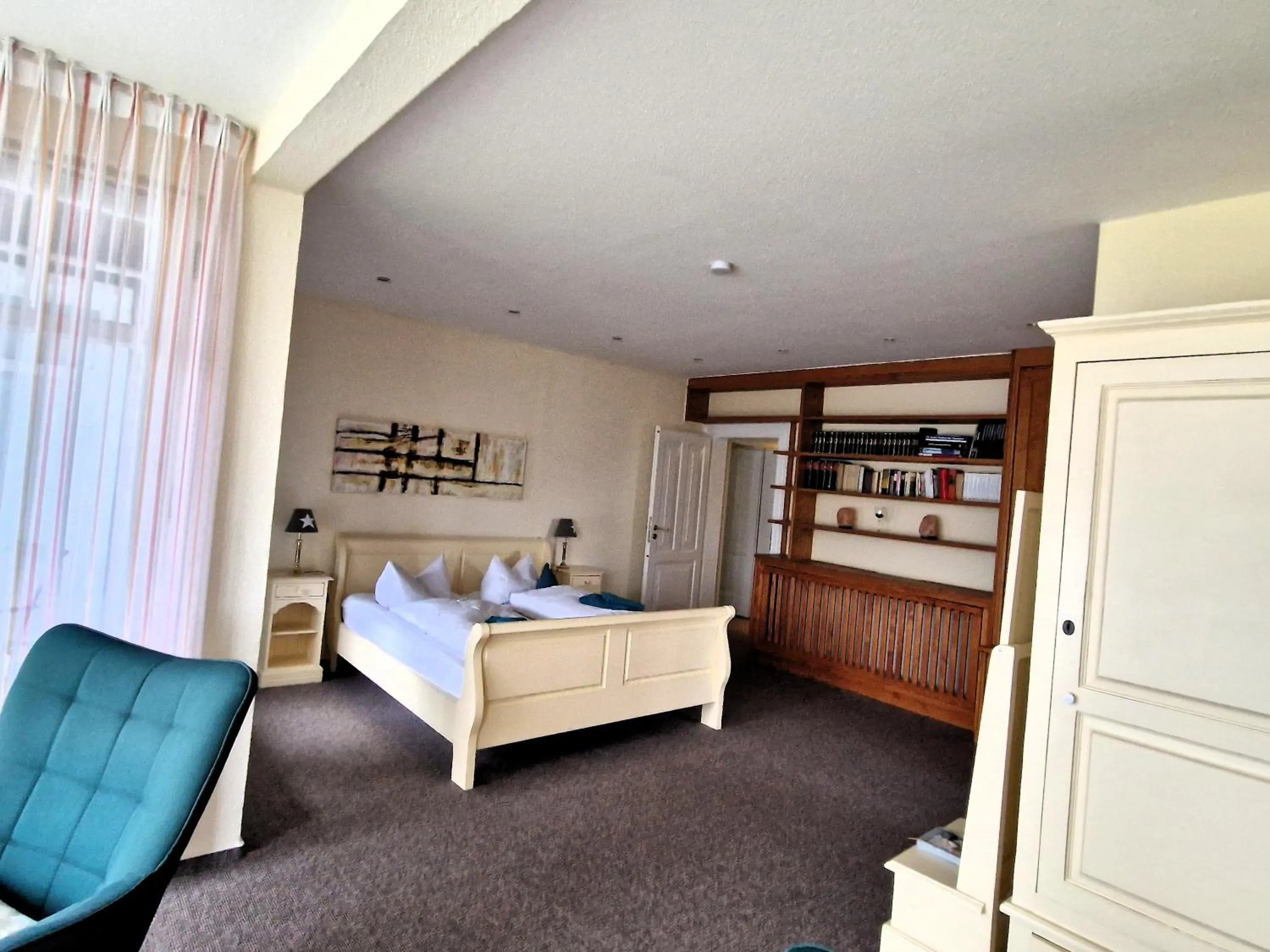 Photo of the whole room, Bed in Hotel Fährhaus Niederkleveez