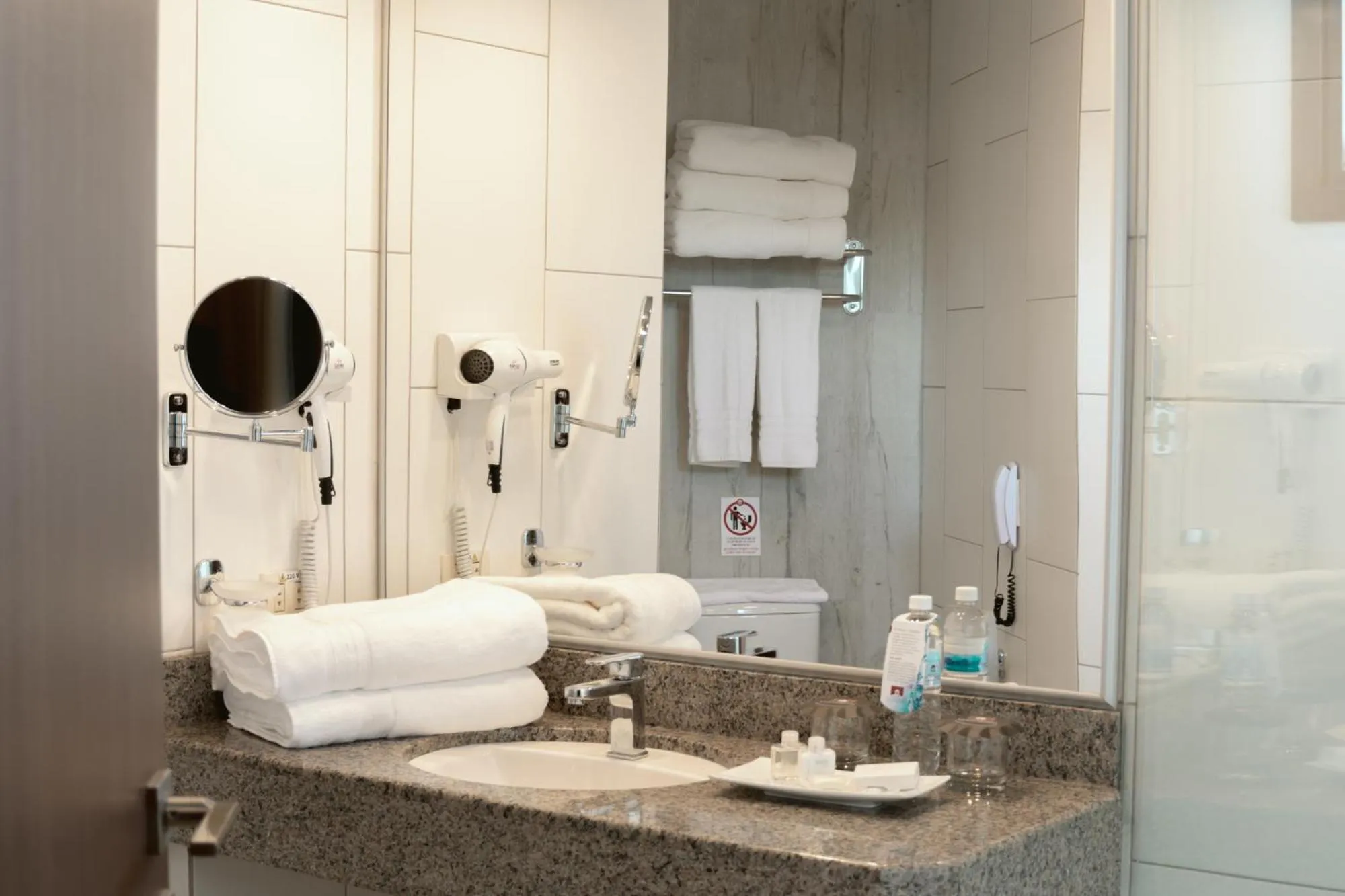 Shower in Gran Hotel Cochabamba