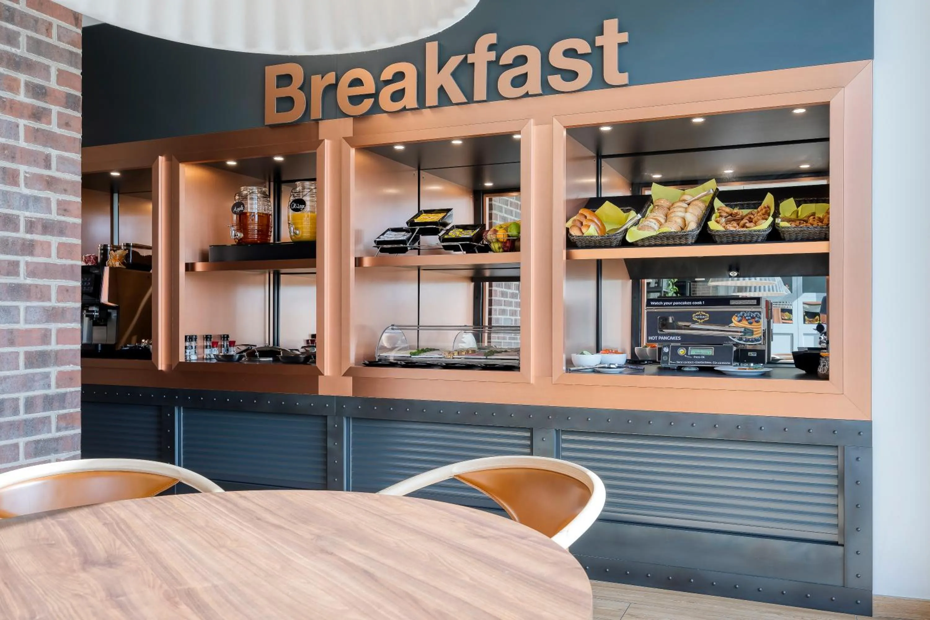 Continental breakfast in B&B HOTEL Antwerpen Zuid