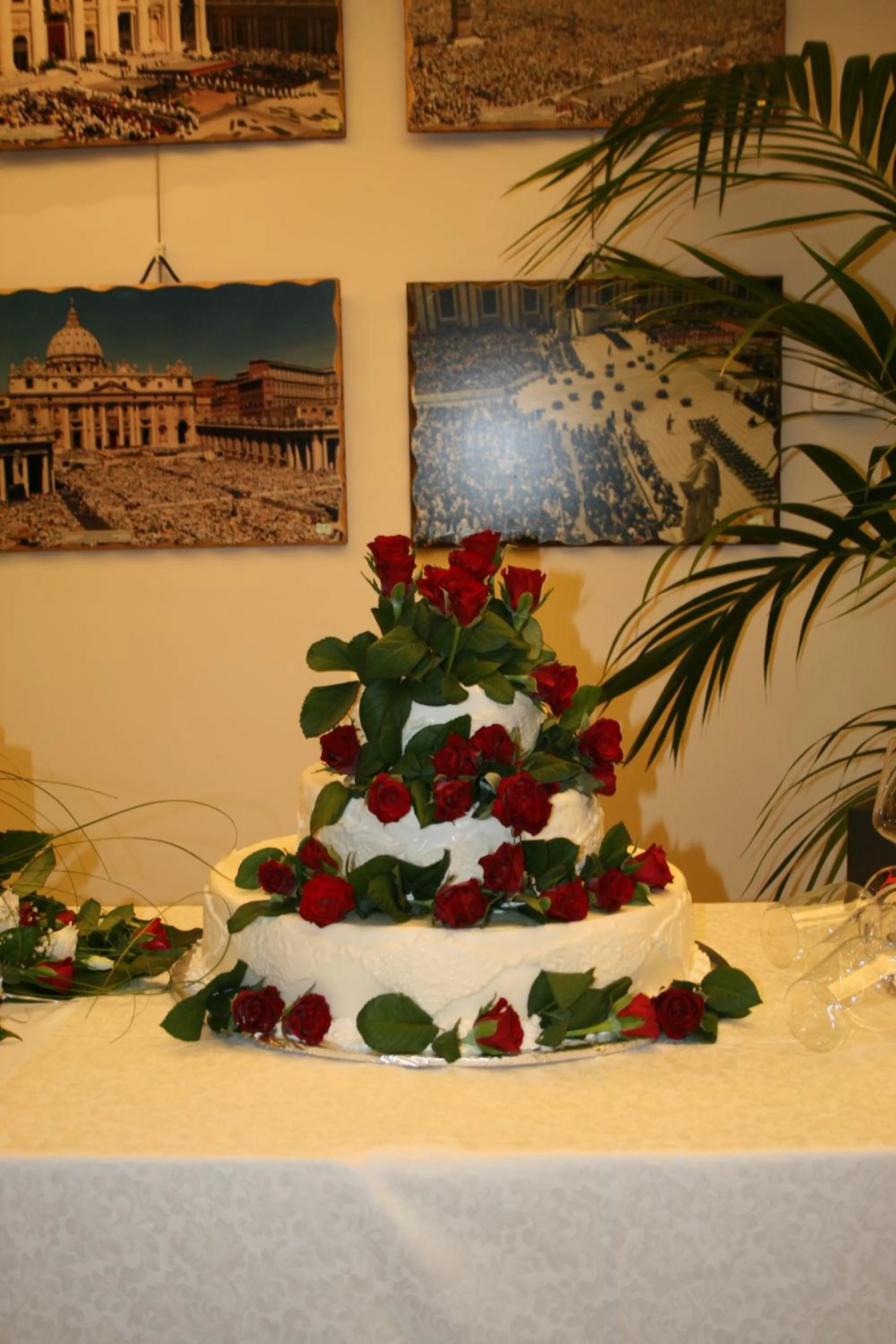 Restaurant/places to eat in Hotel Corona