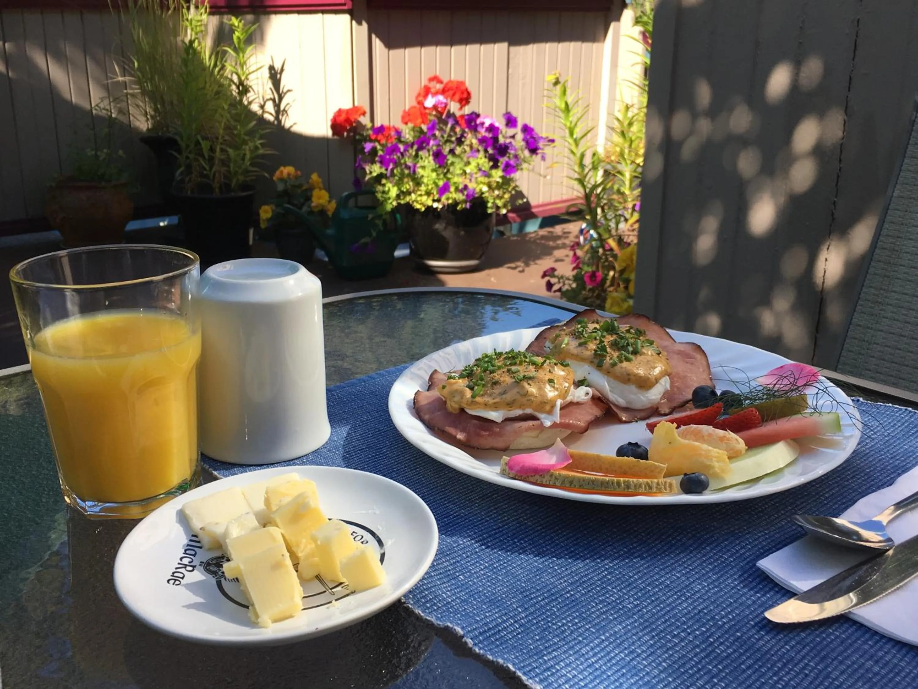 English/Irish breakfast in Marketa's Bed and Breakfast