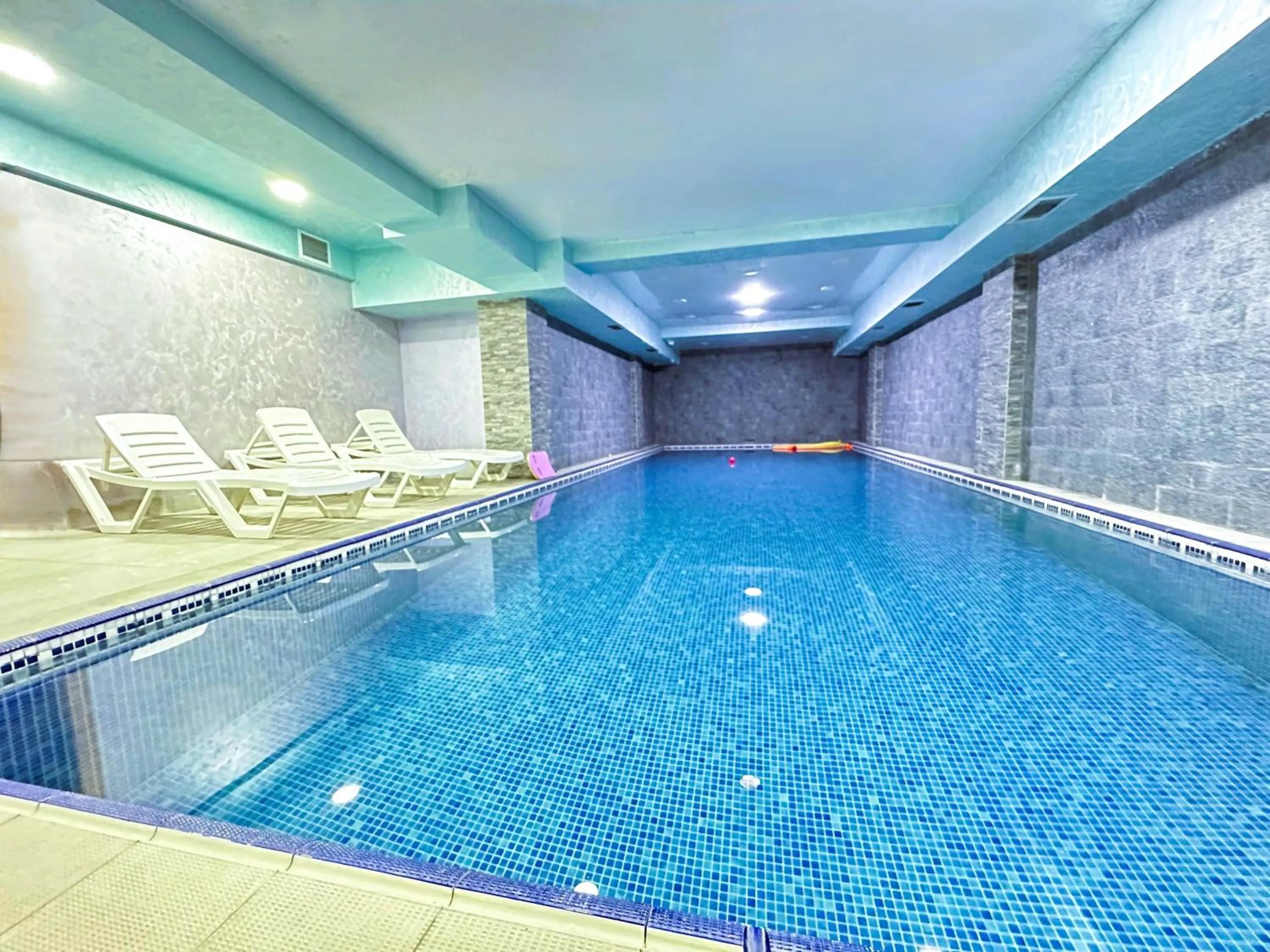 Swimming pool in GM City Hotel Baku
