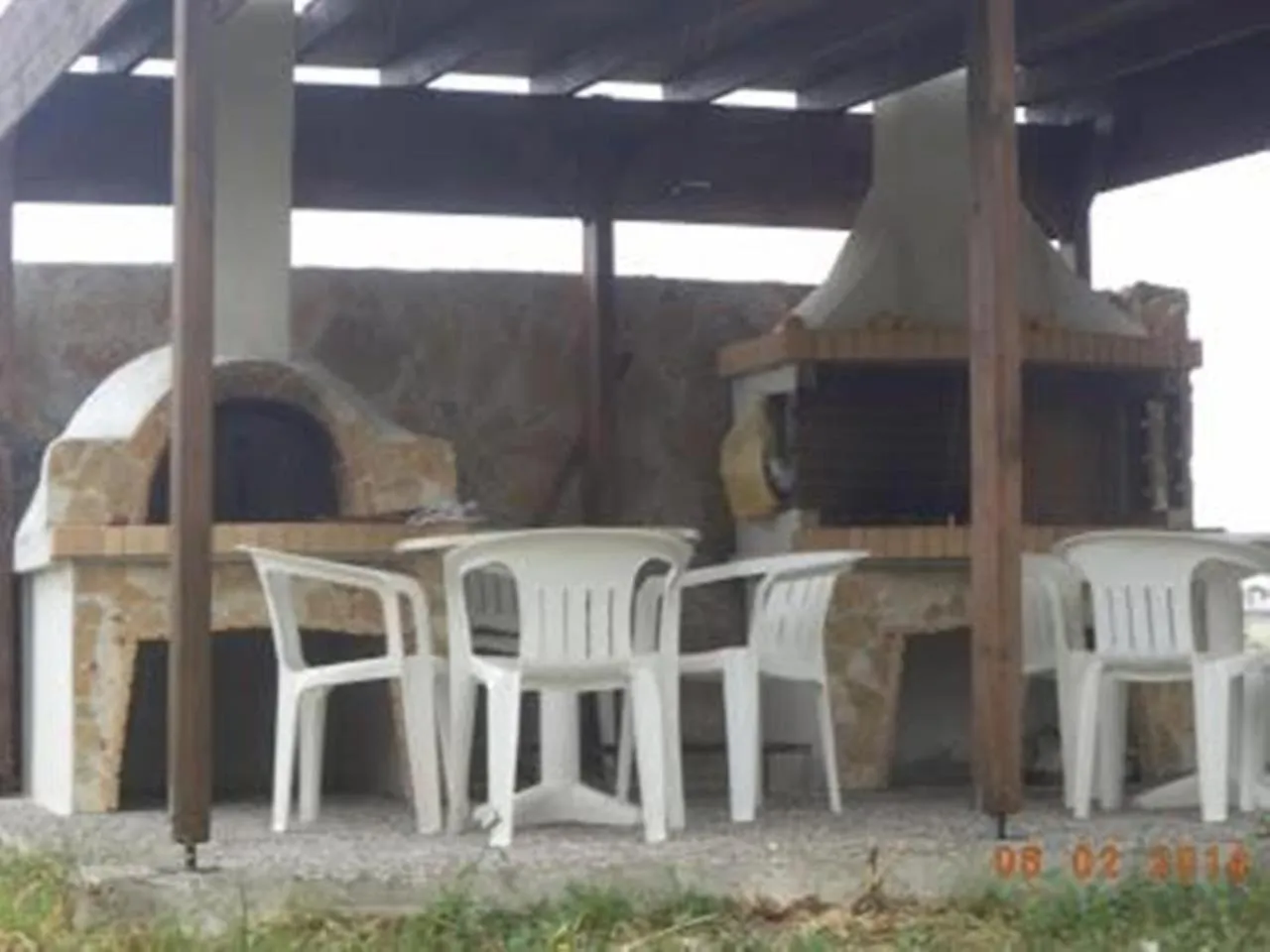 BBQ facilities in Garden City Image