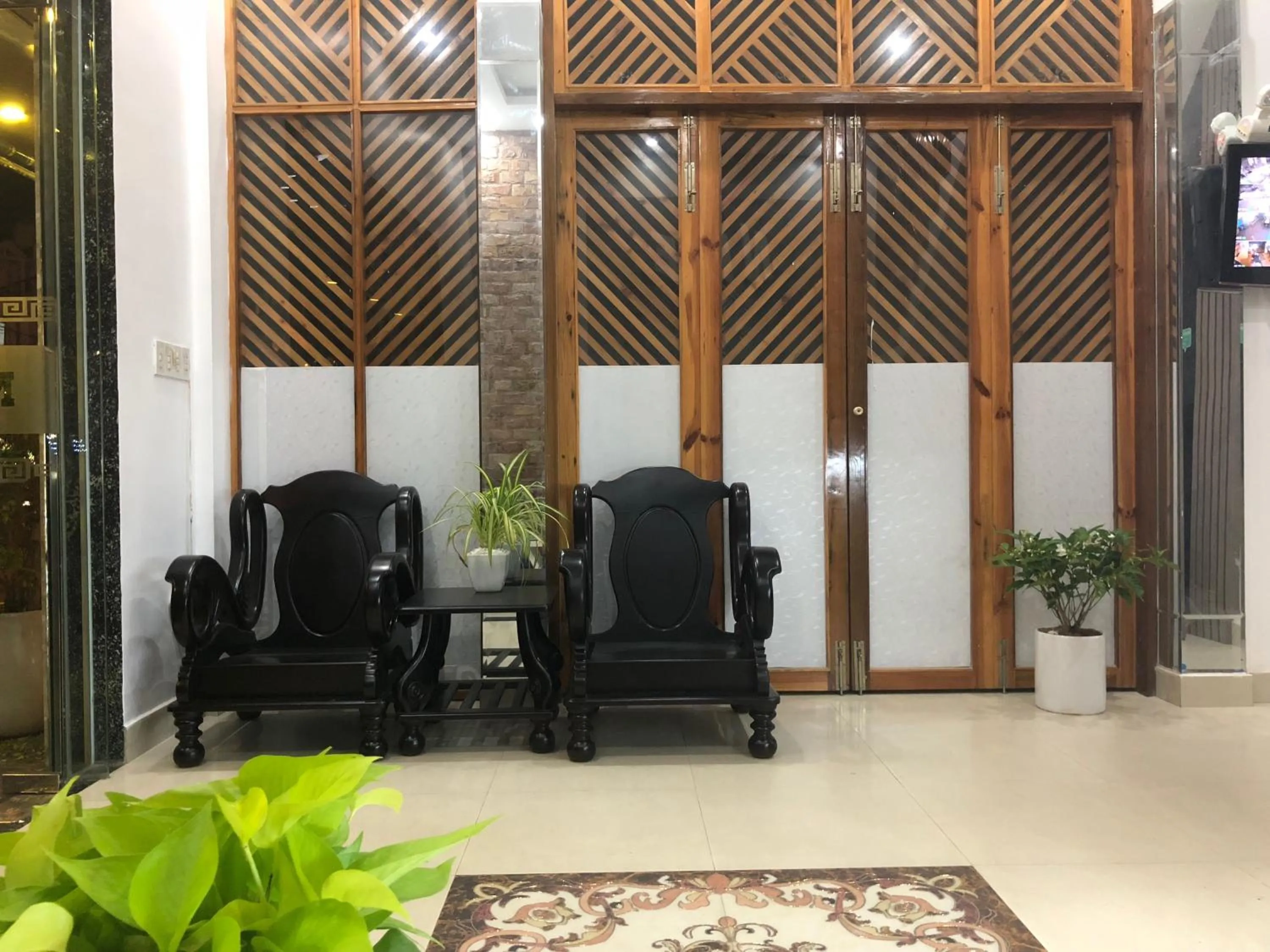 Lobby or reception in Nice Hue Hotel