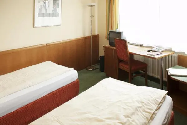 Bedroom, Bed in Landgasthof Hotel Muhr