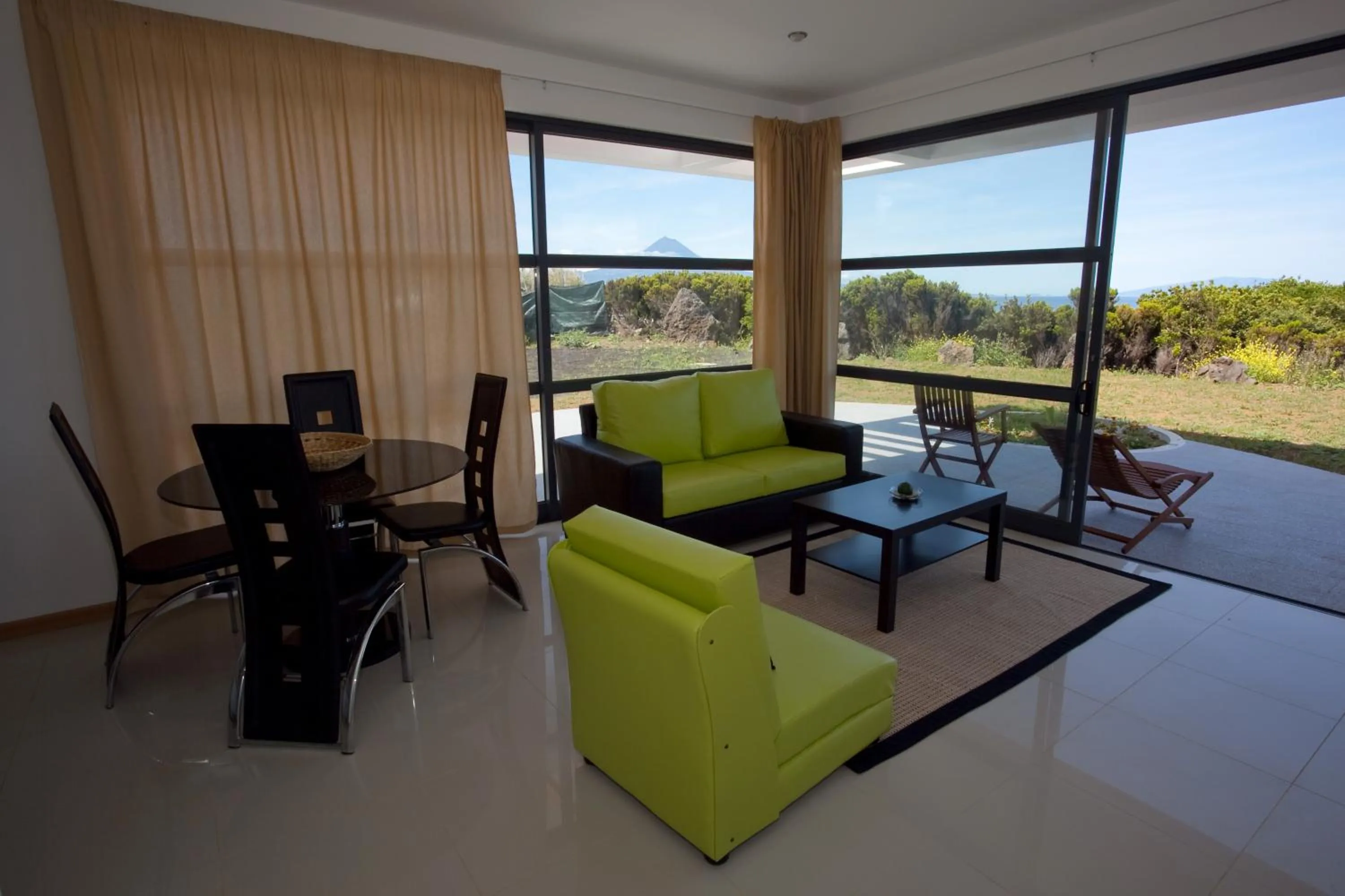 Living room in Cantinho das Buganvilias AT****