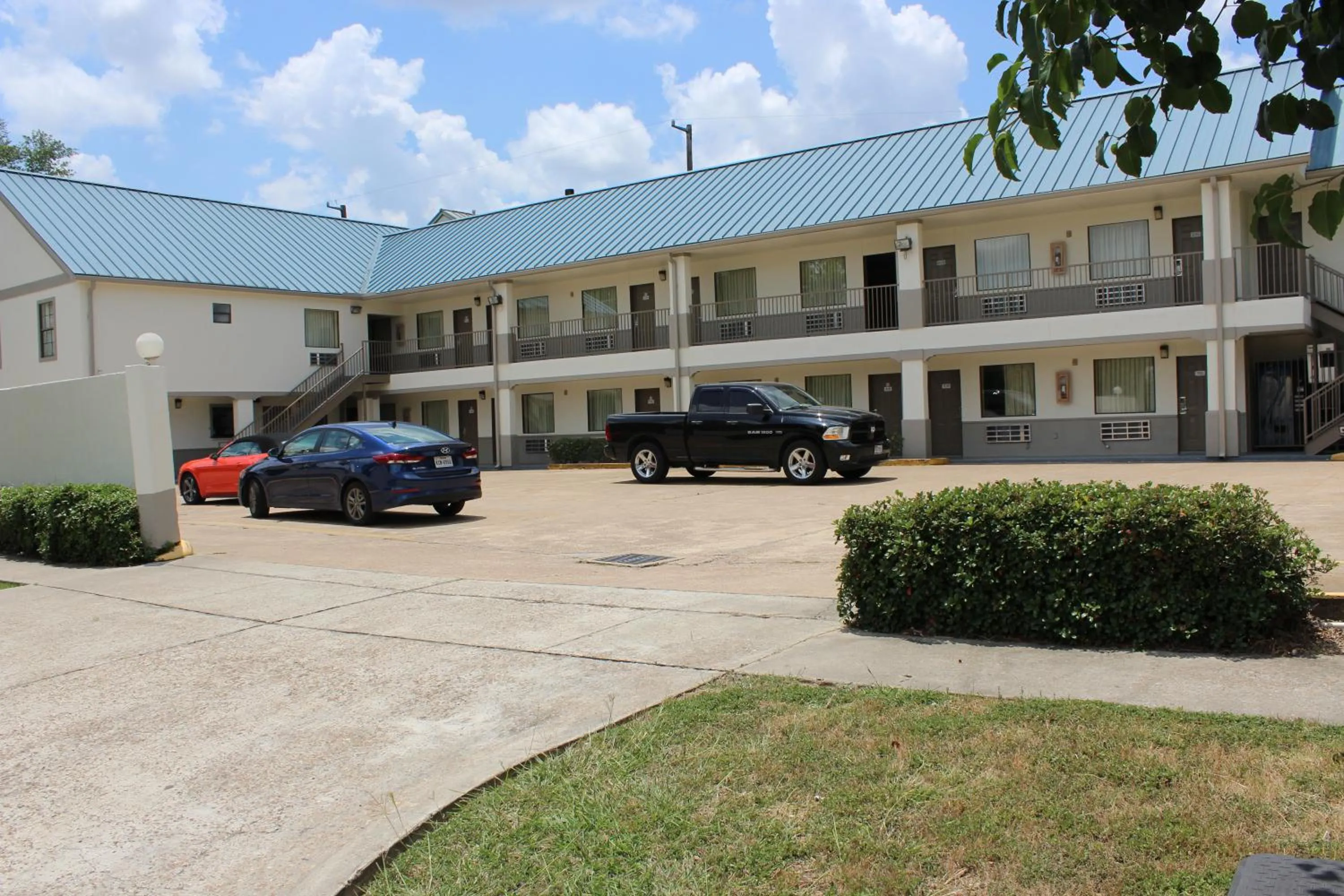Property building in Scottish Inns Westcott Street