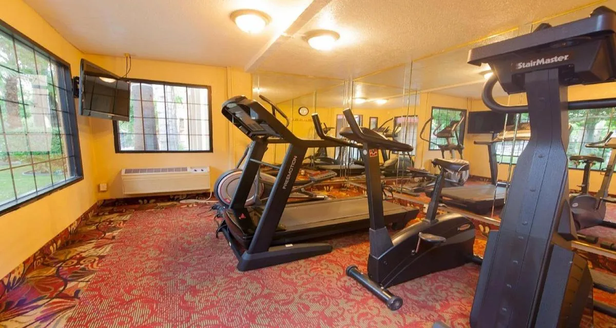 Fitness centre/facilities in Duniya Hotel