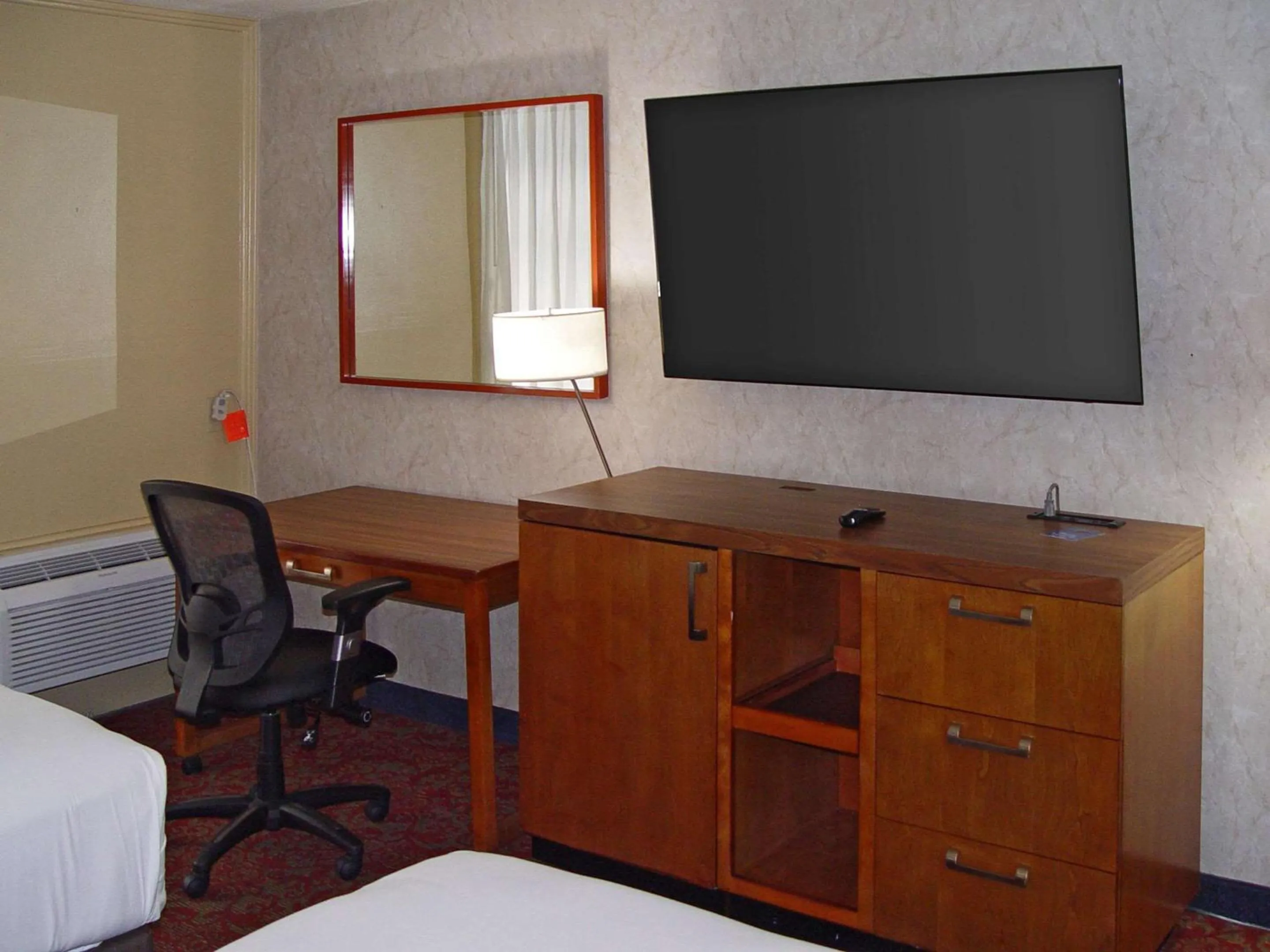 Bedroom, Bed in Duniya Hotel