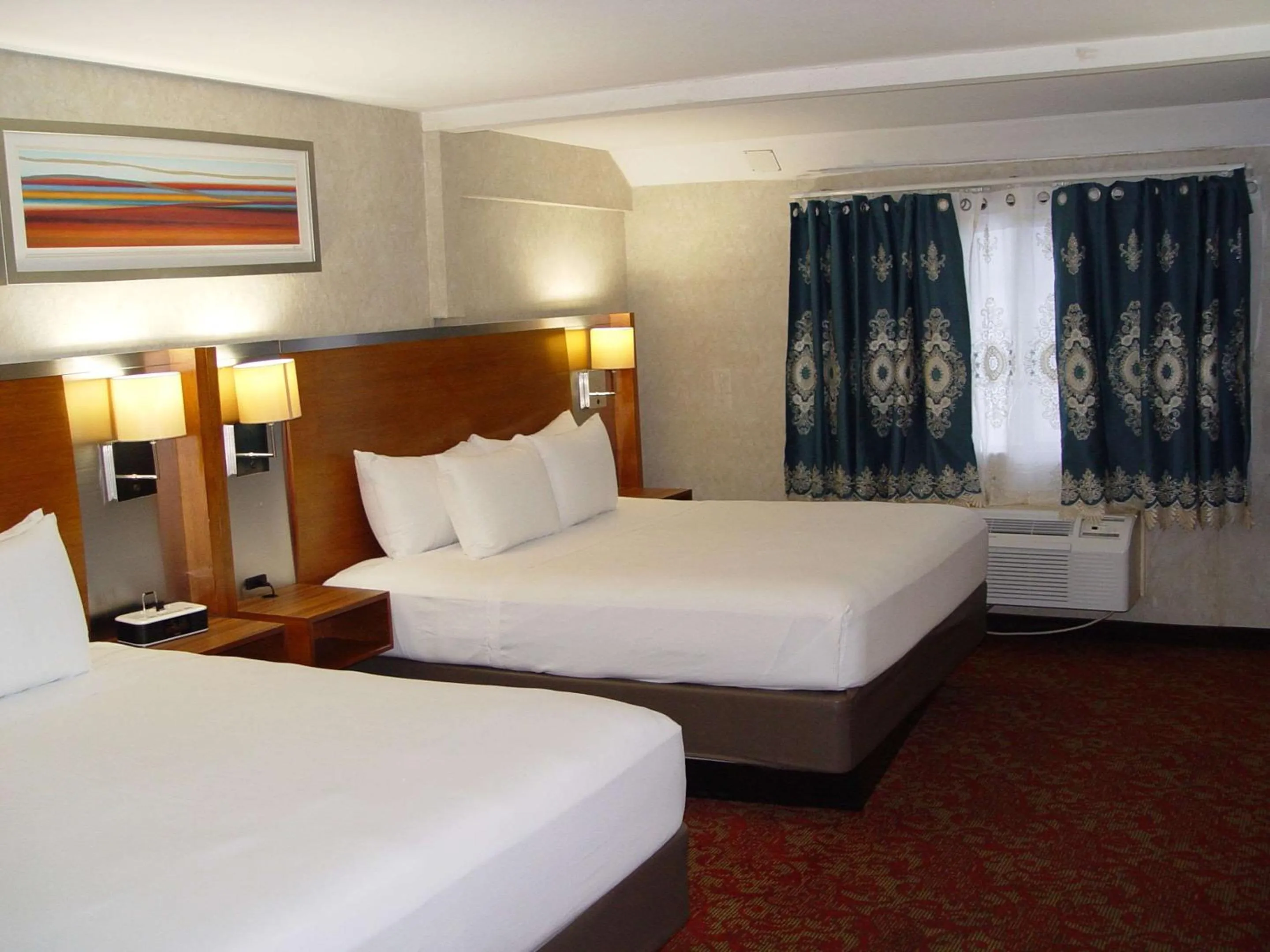 Bedroom, Bed in Clarion Hotel Bakersfield North