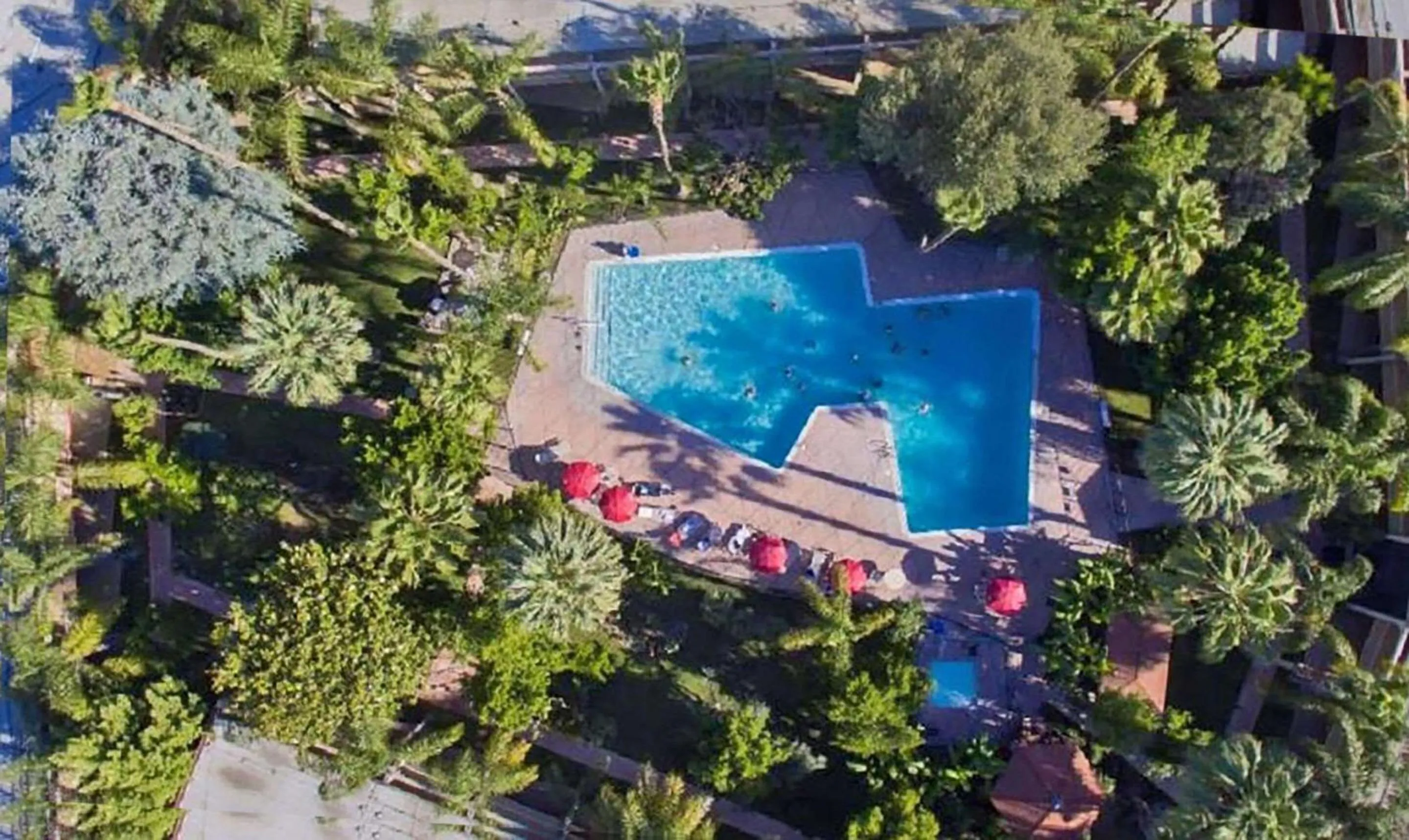 Swimming pool in Duniya Hotel