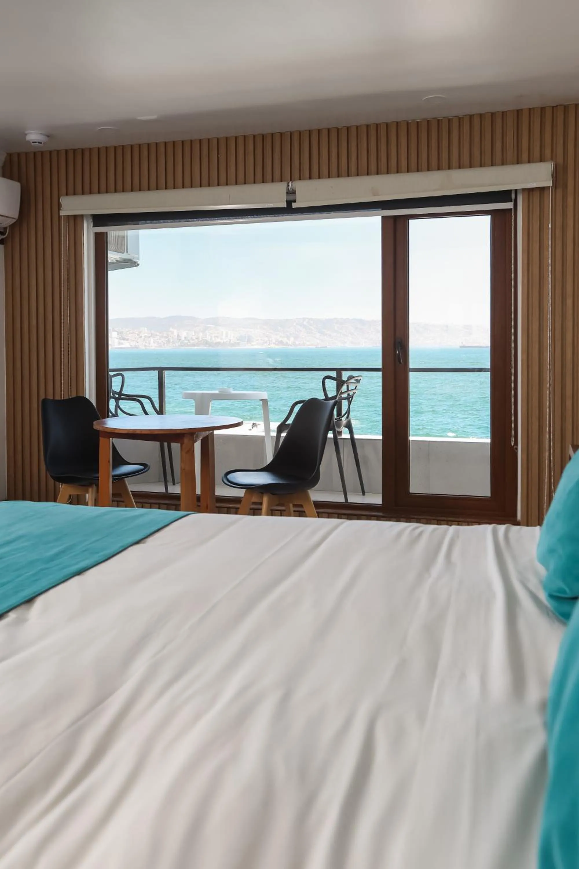 Bed in Hotel Oceanic