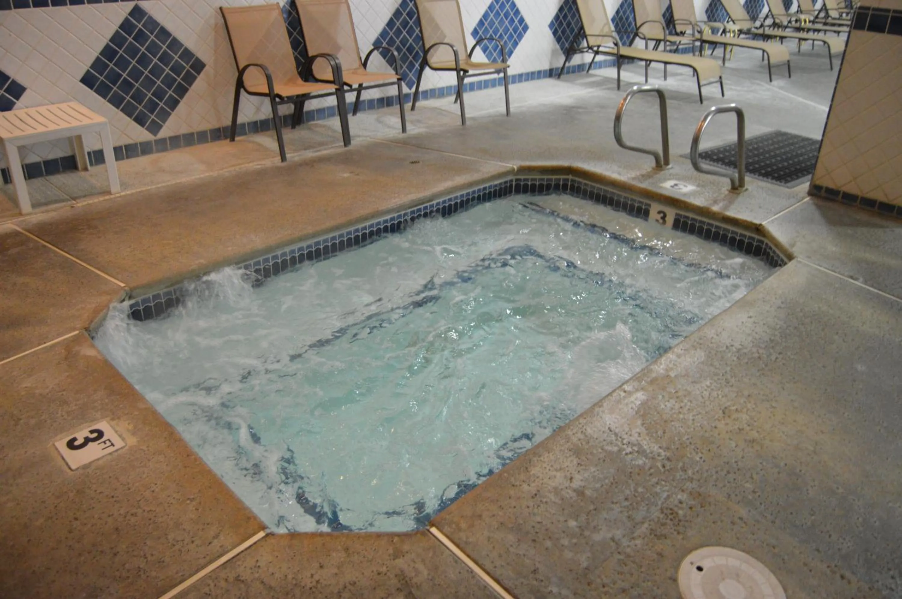 Swimming pool in Cedar Lodge