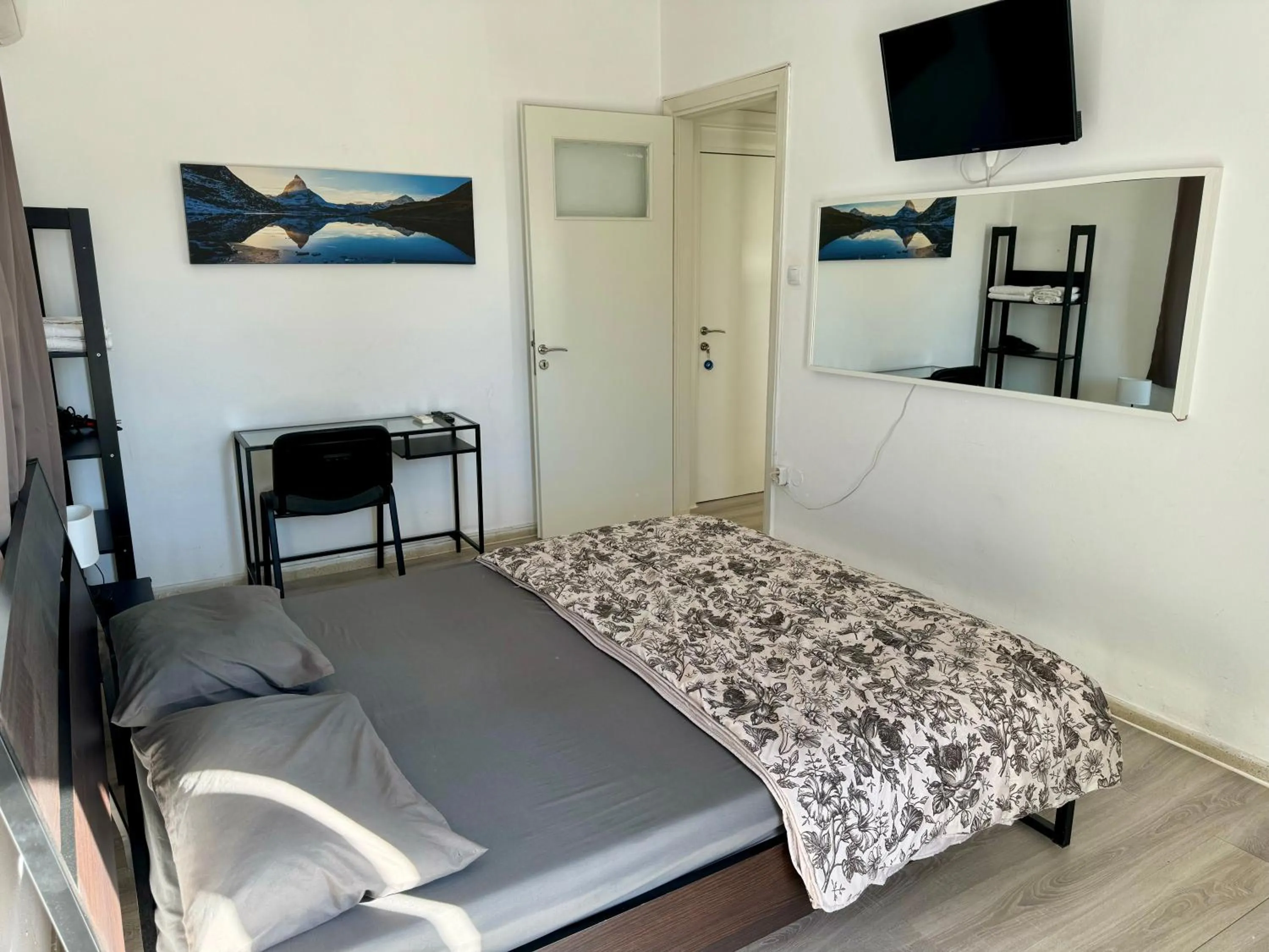 Bed in Starfish Seaside Studio