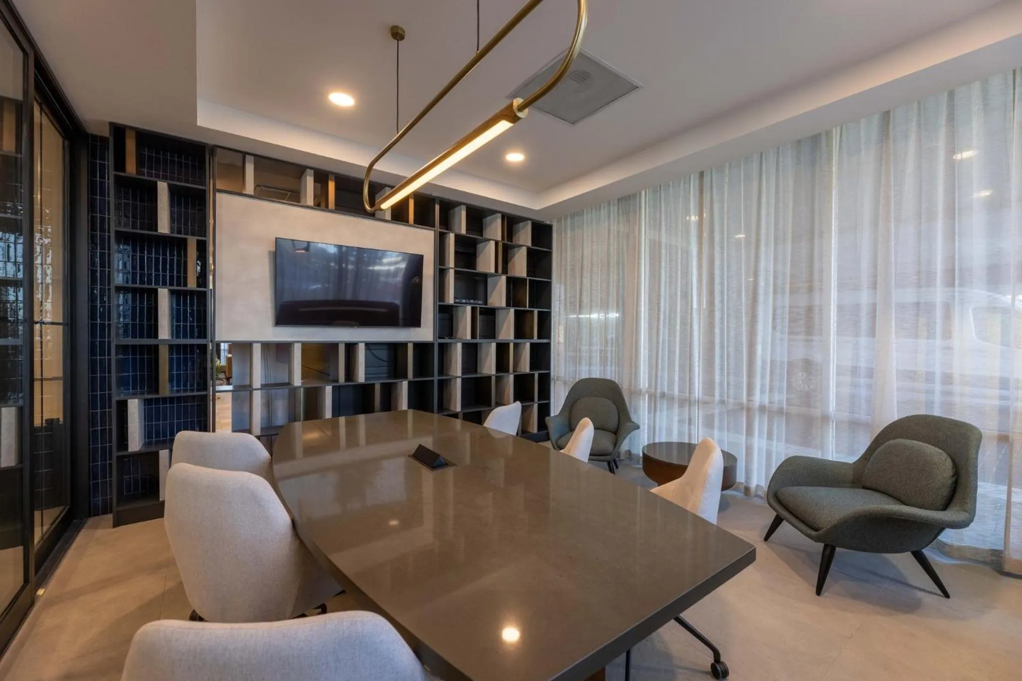 Meeting/conference room in Crowne Plaza Houston Galleria Area by IHG