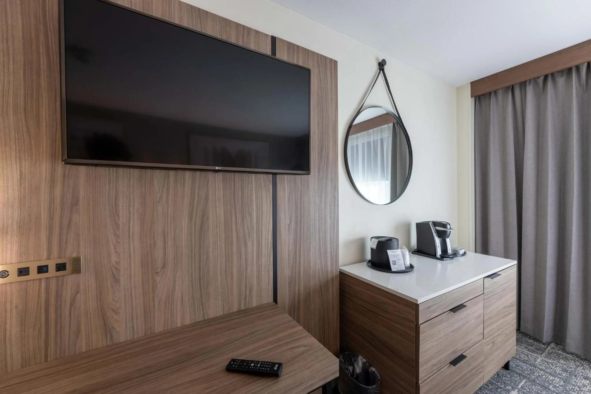 Photo of the whole room in Crowne Plaza Houston Galleria Area by IHG