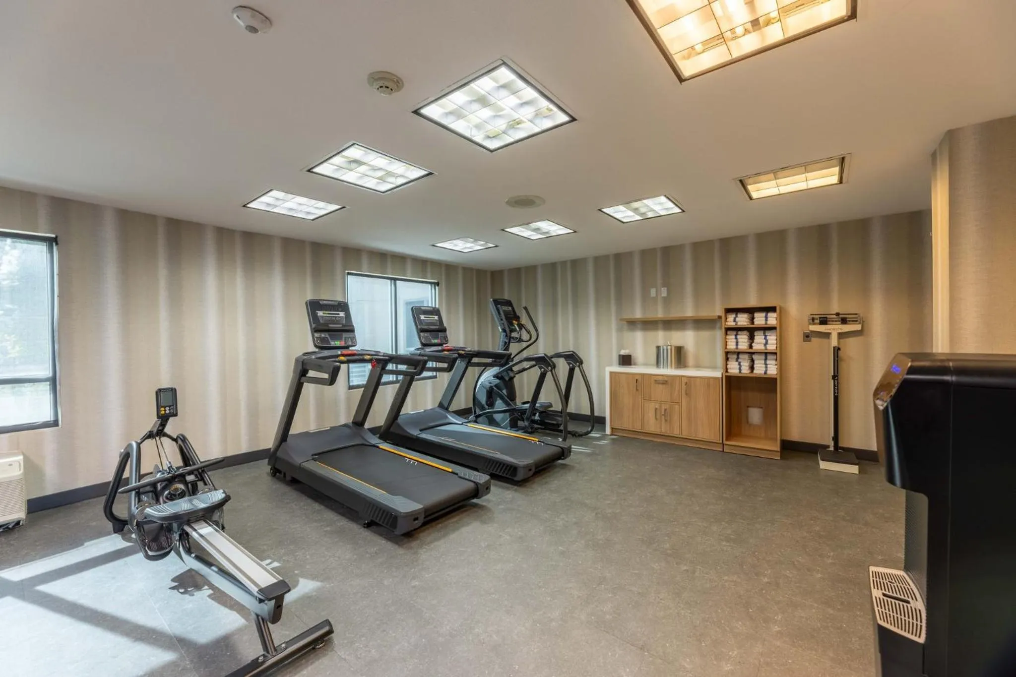 Fitness centre/facilities in Crowne Plaza Houston Galleria Area by IHG