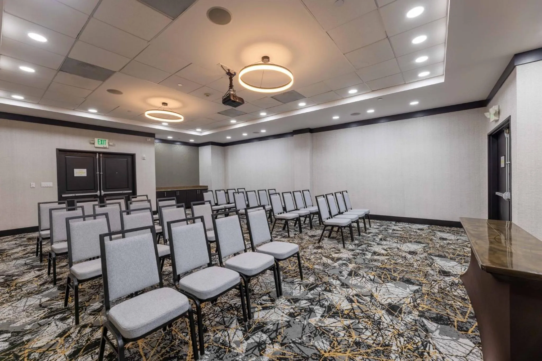 Meeting/conference room in Crowne Plaza Houston Galleria Area by IHG