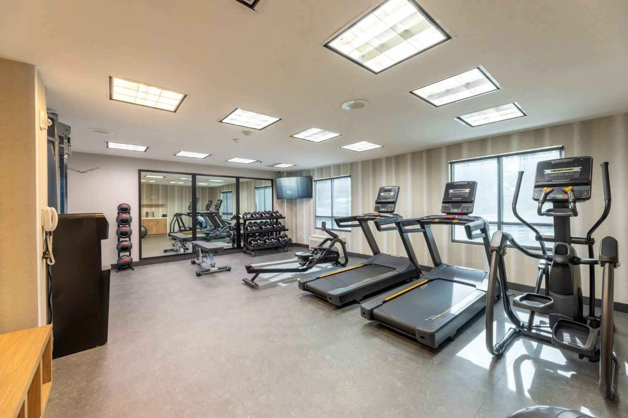 Fitness centre/facilities in Crowne Plaza Houston Galleria Area by IHG