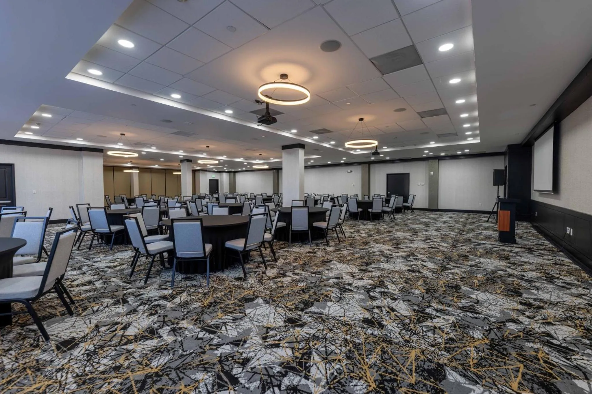 Meeting/conference room in Crowne Plaza Houston Galleria Area by IHG