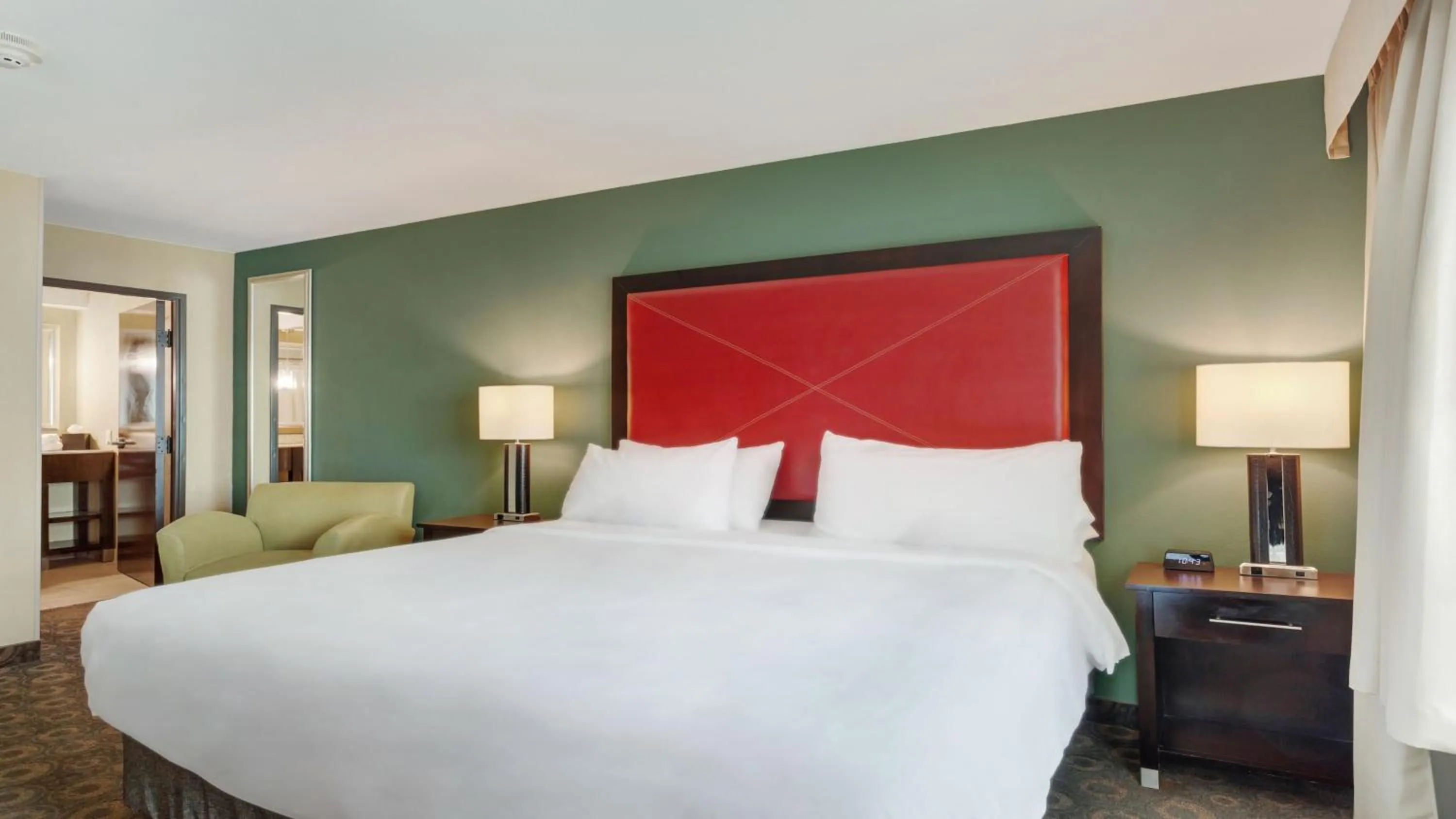 Photo of the whole room, Bed in Crowne Plaza Houston Galleria Area by IHG