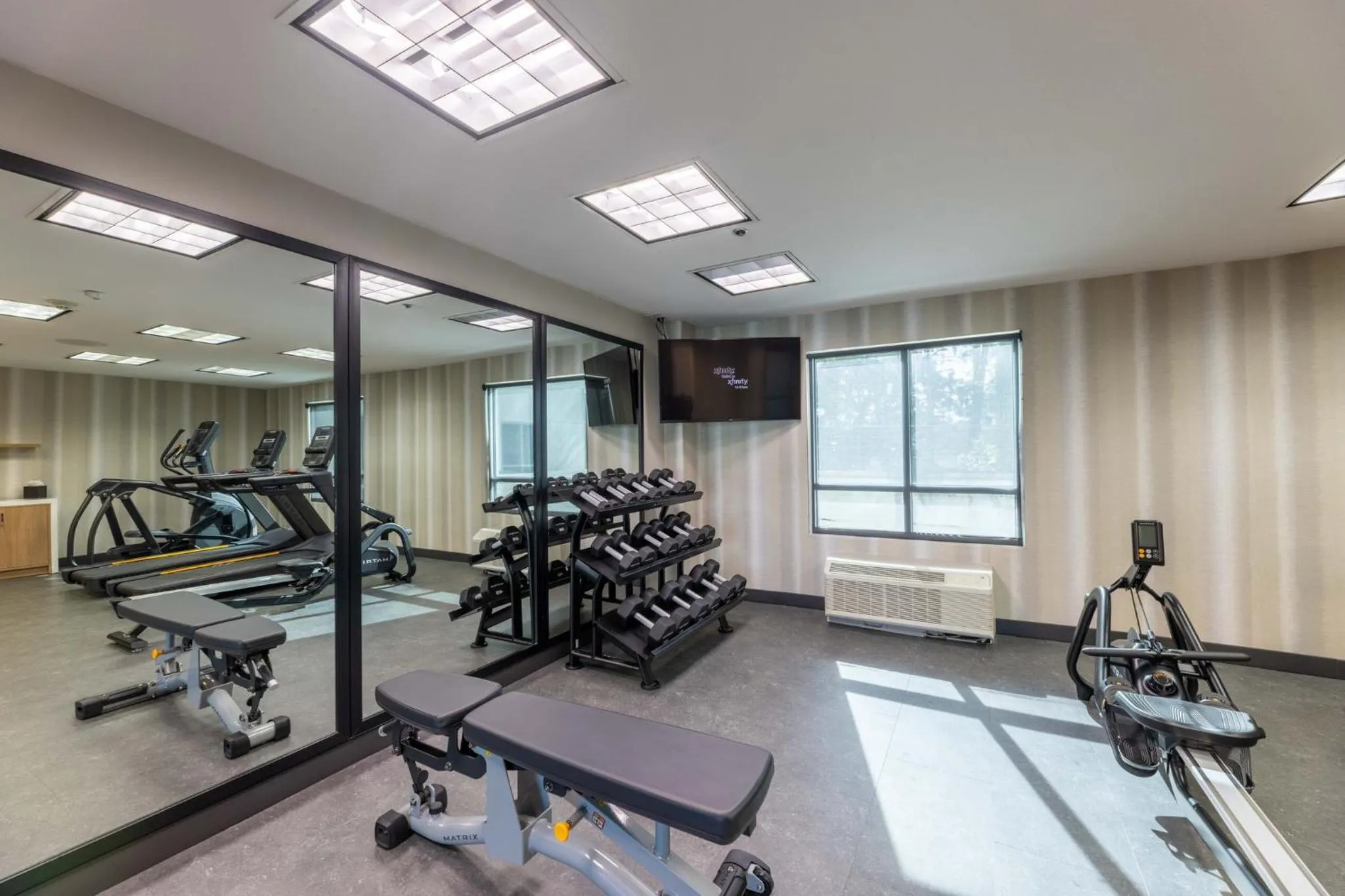 Fitness centre/facilities in Crowne Plaza Houston Galleria Area by IHG