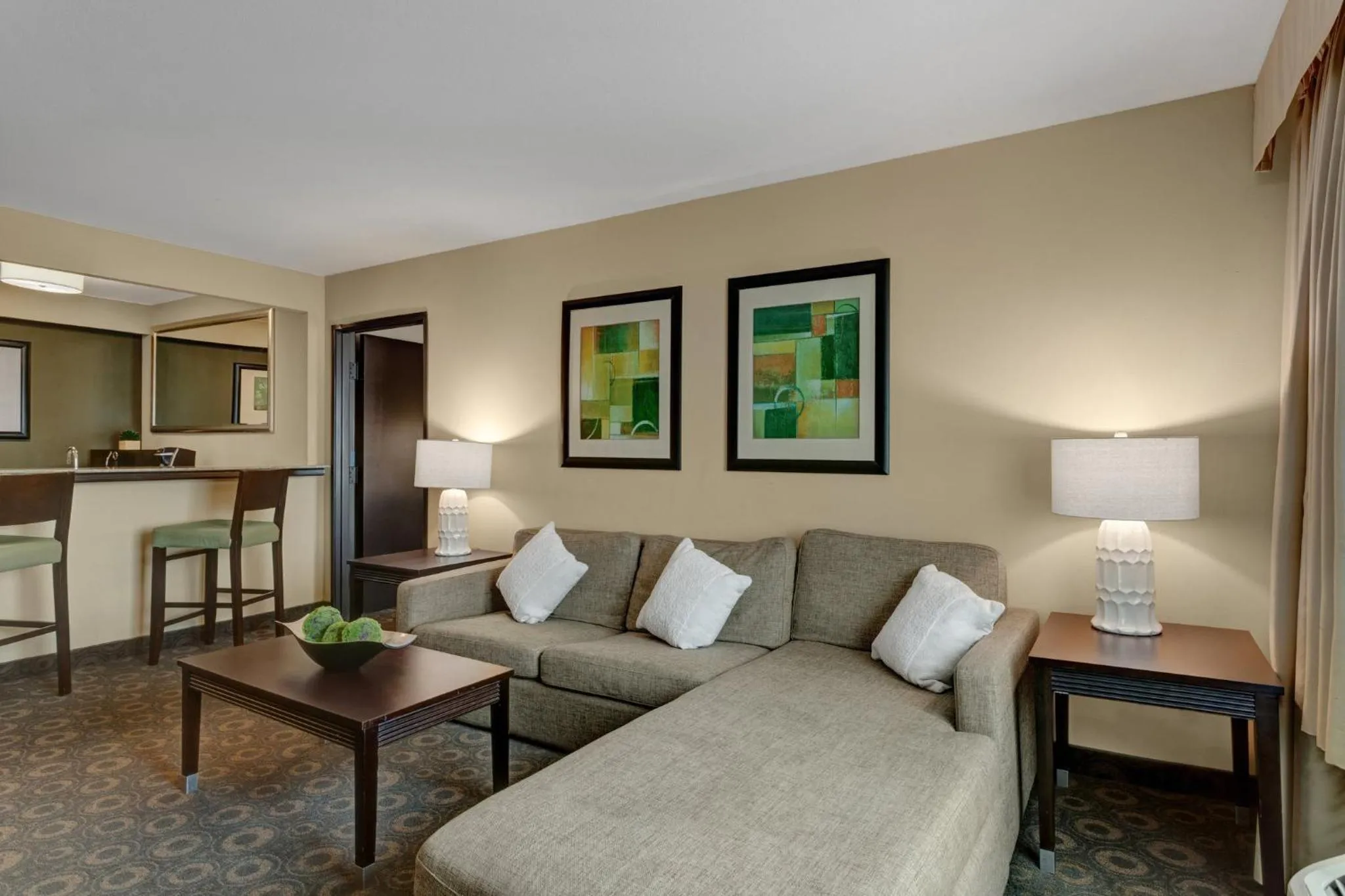 Photo of the whole room in Crowne Plaza Houston Galleria Area by IHG