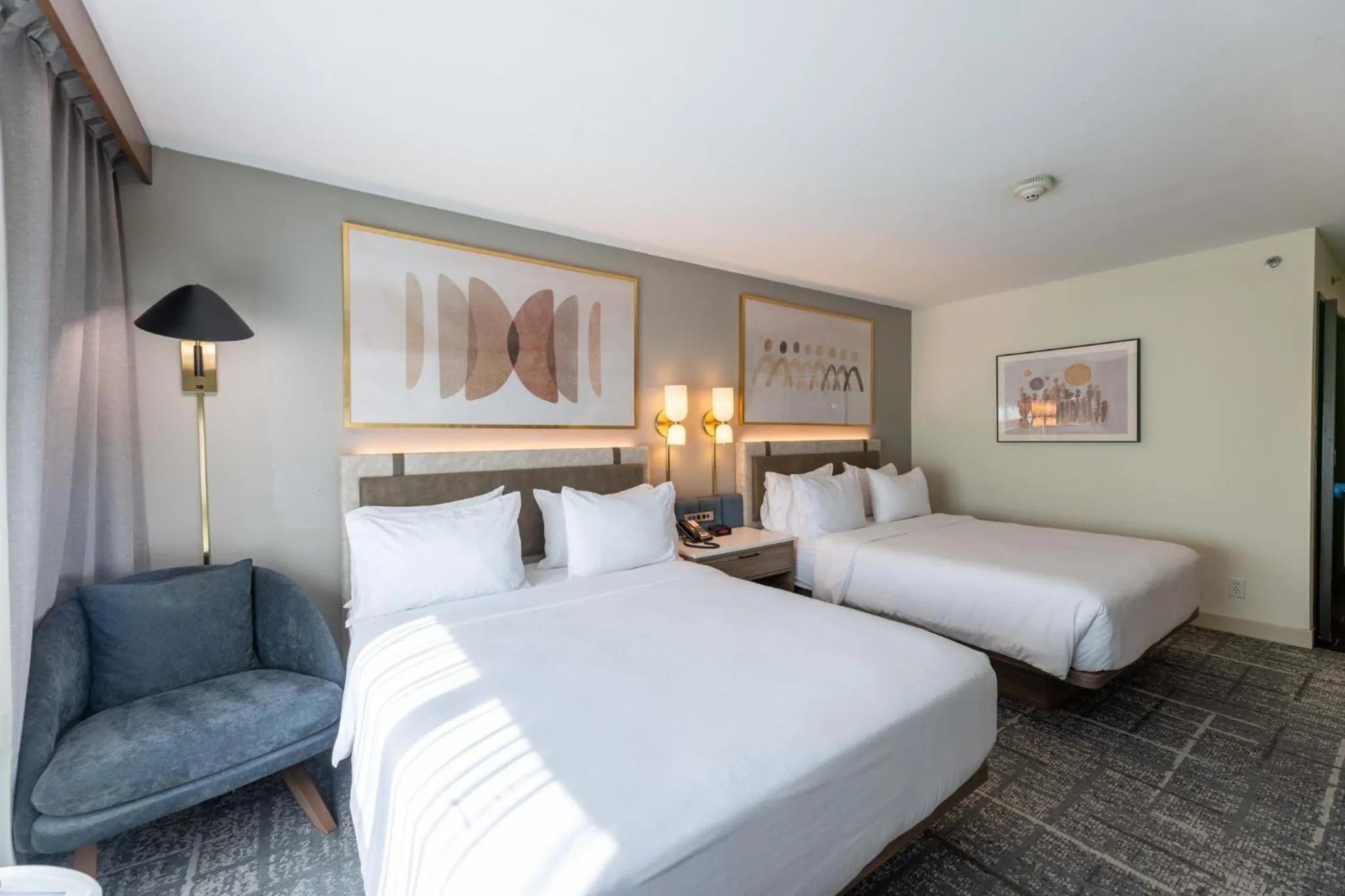 Photo of the whole room, Bed in Crowne Plaza Houston Galleria Area by IHG