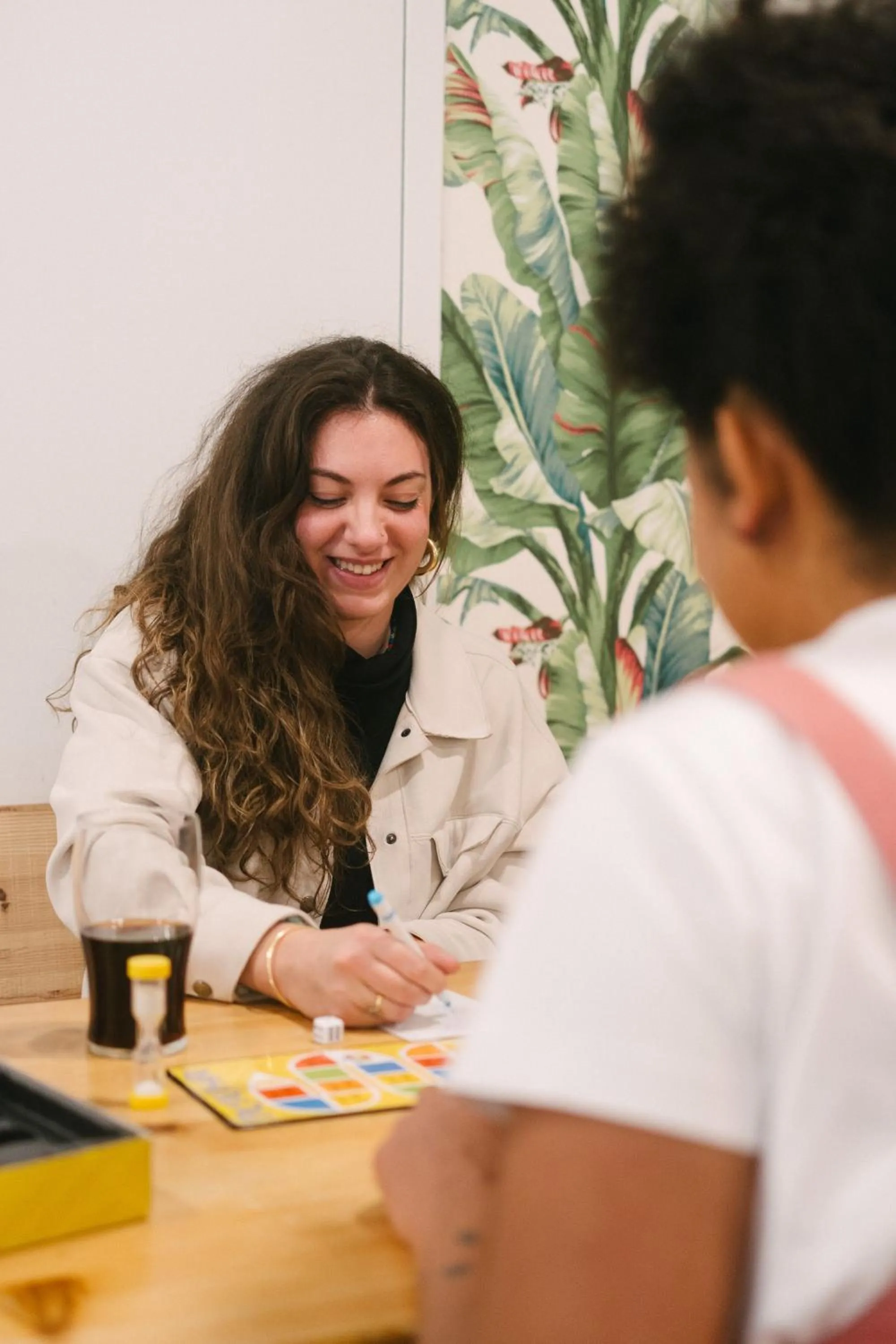 Seating area in Auberge Saintlo Montréal Hostel