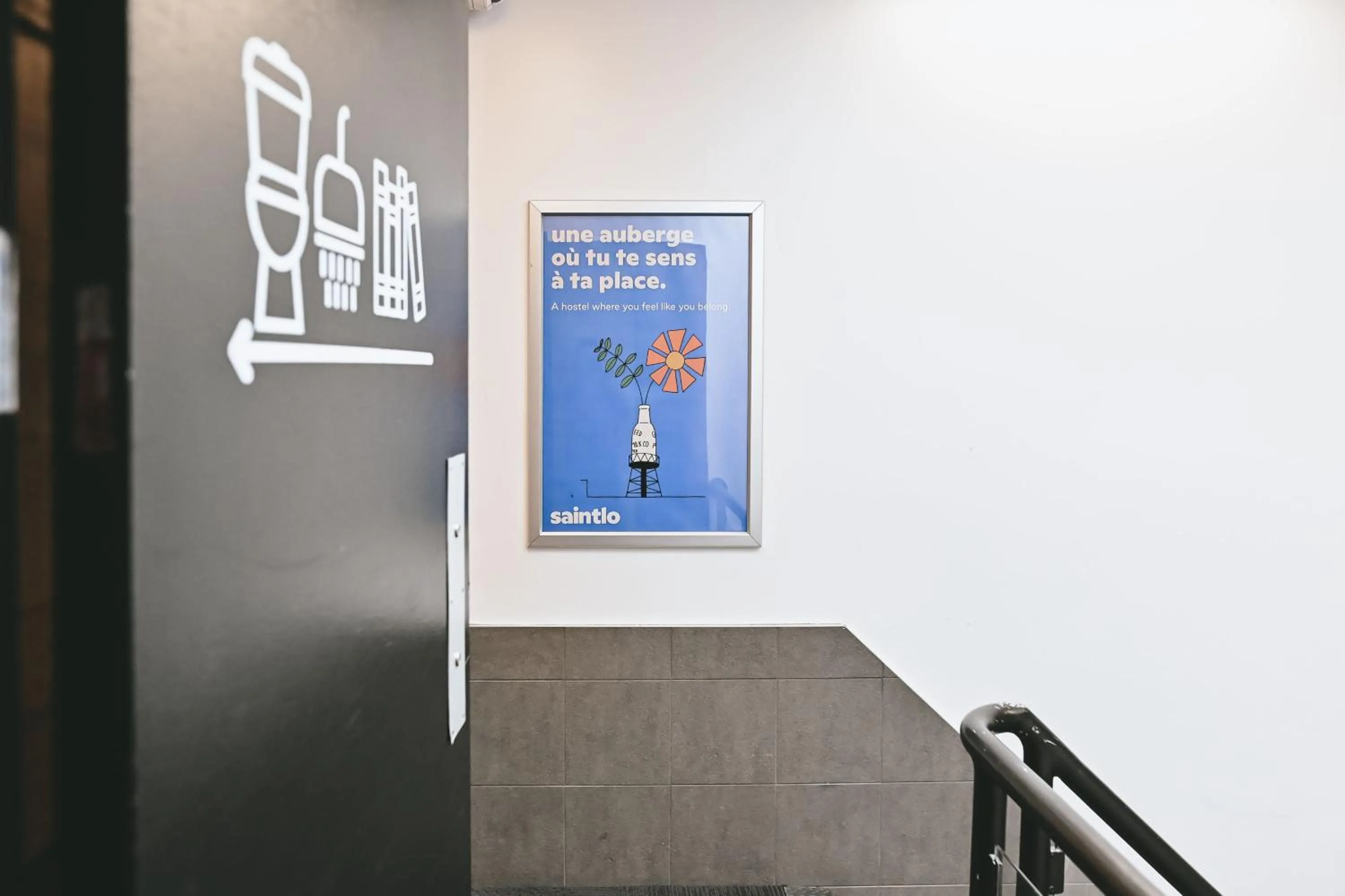 Facade/entrance in Auberge Saintlo Montréal Hostel