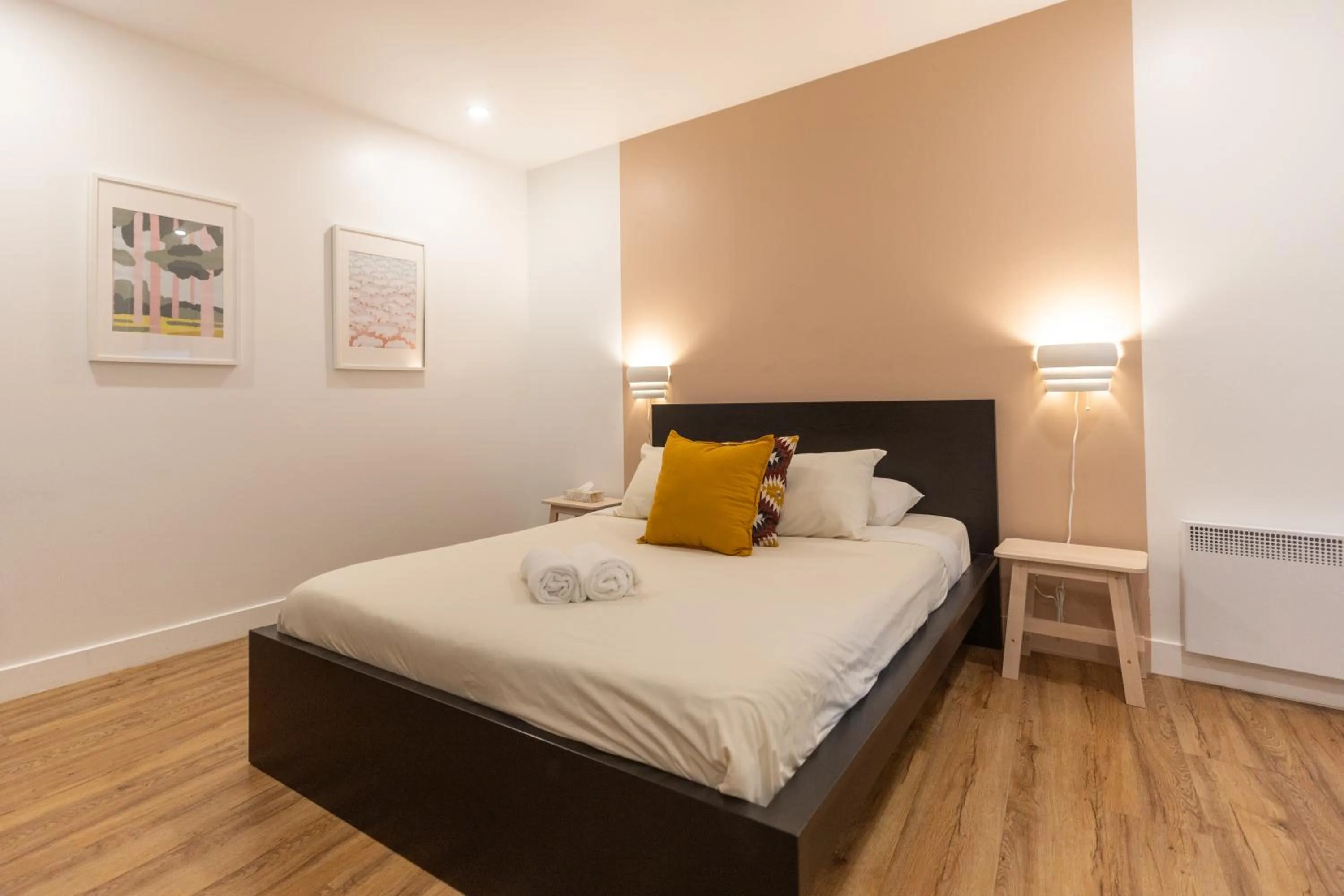 Bedroom, Bed in Auberge Saintlo Montréal Hostel