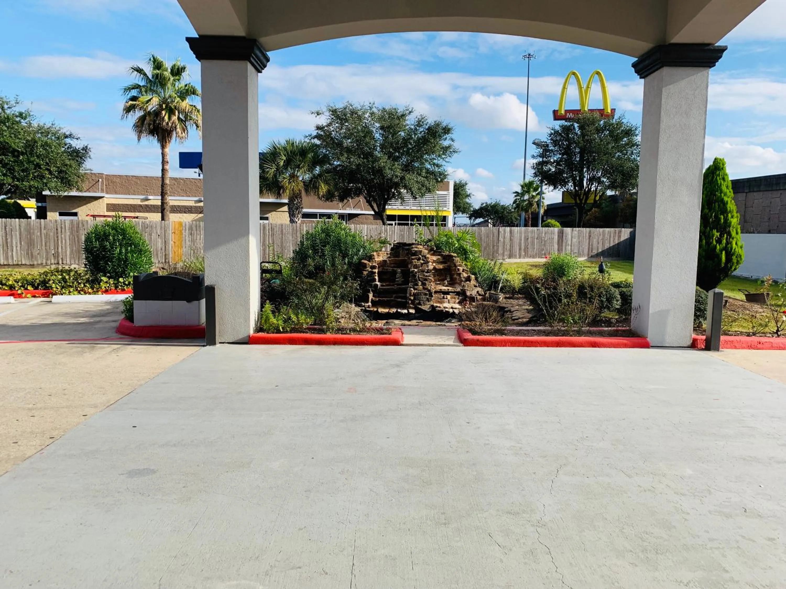 Island Suites Hobby Airport