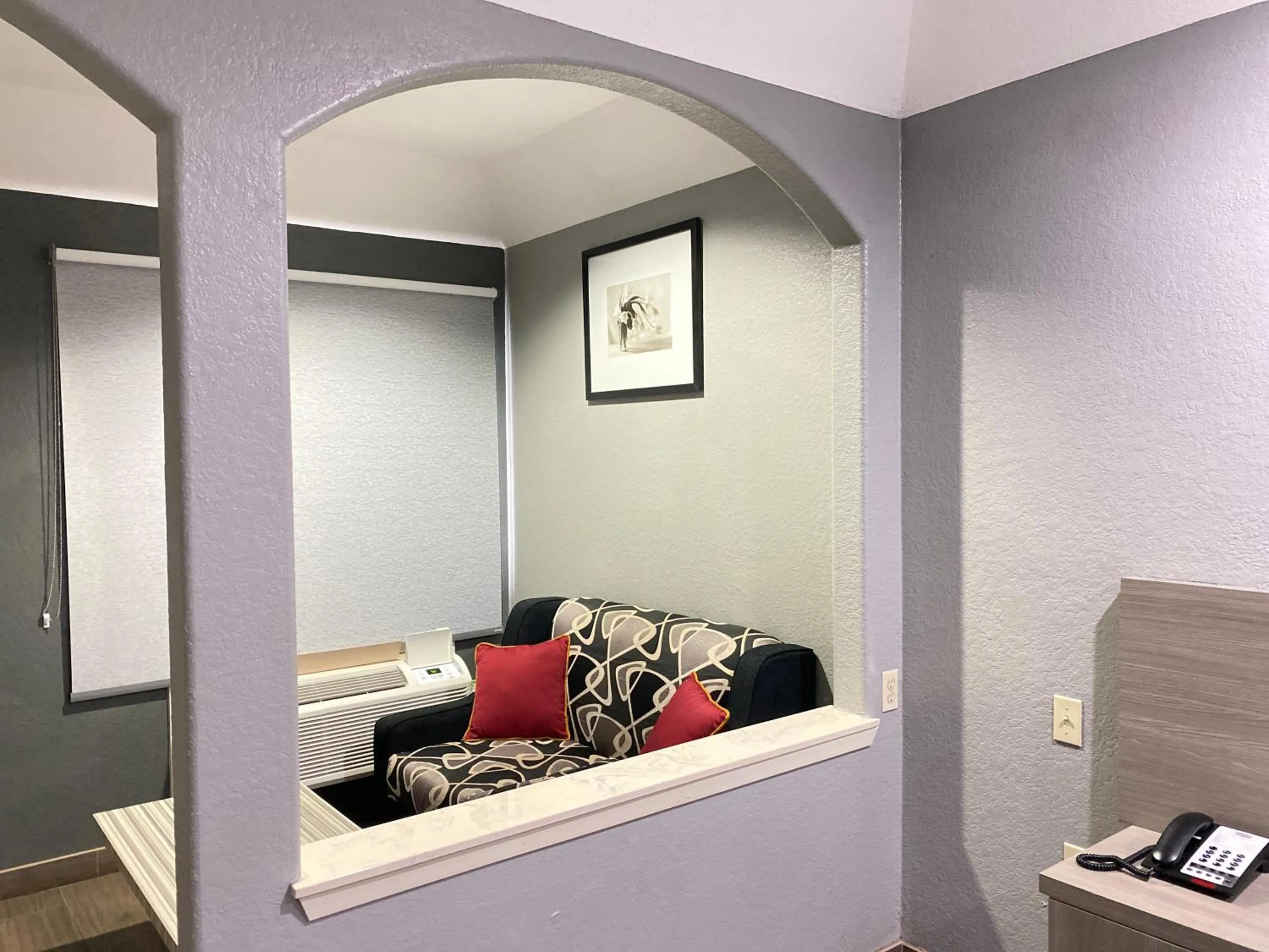 Living room in Island Suites Hobby Airport