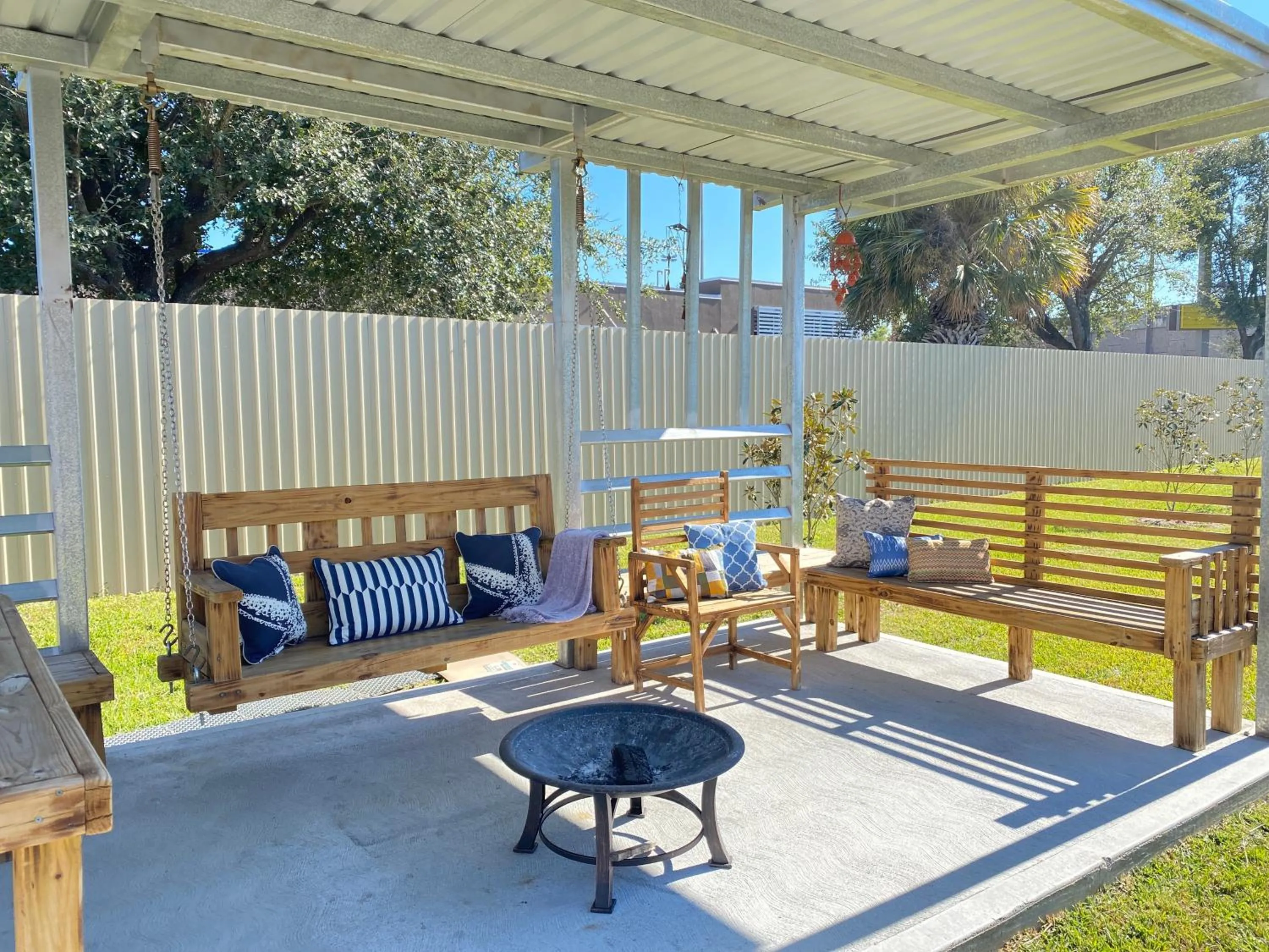 Island Suites Hobby Airport