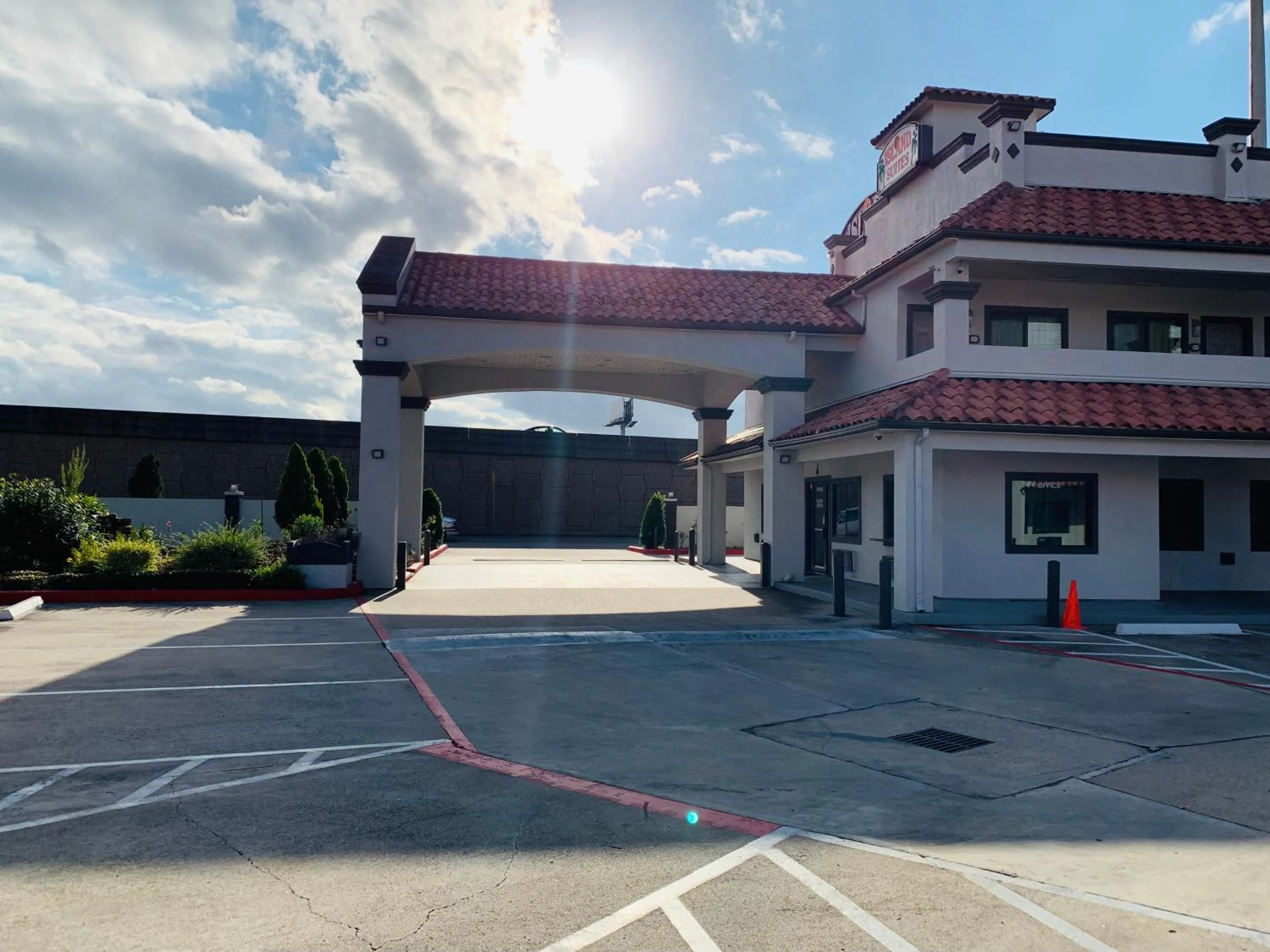 Island Suites Hobby Airport