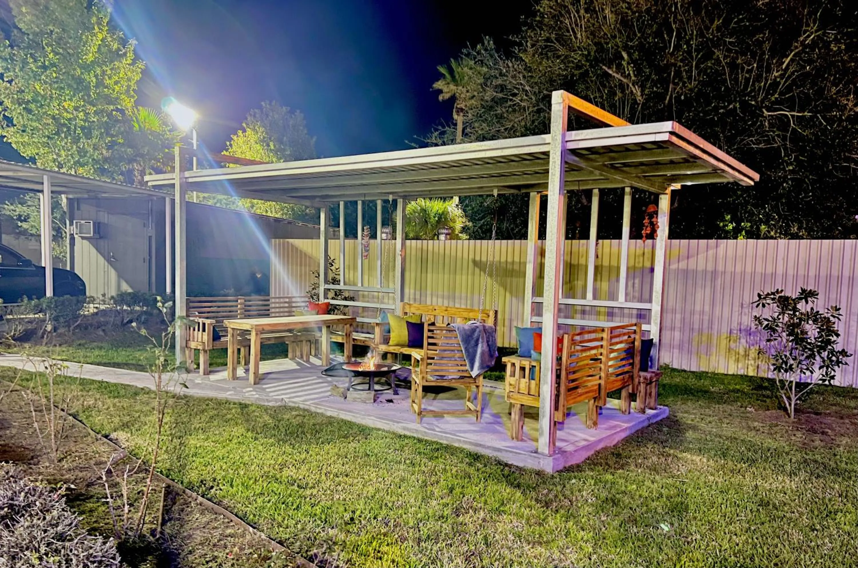 Island Suites Hobby Airport