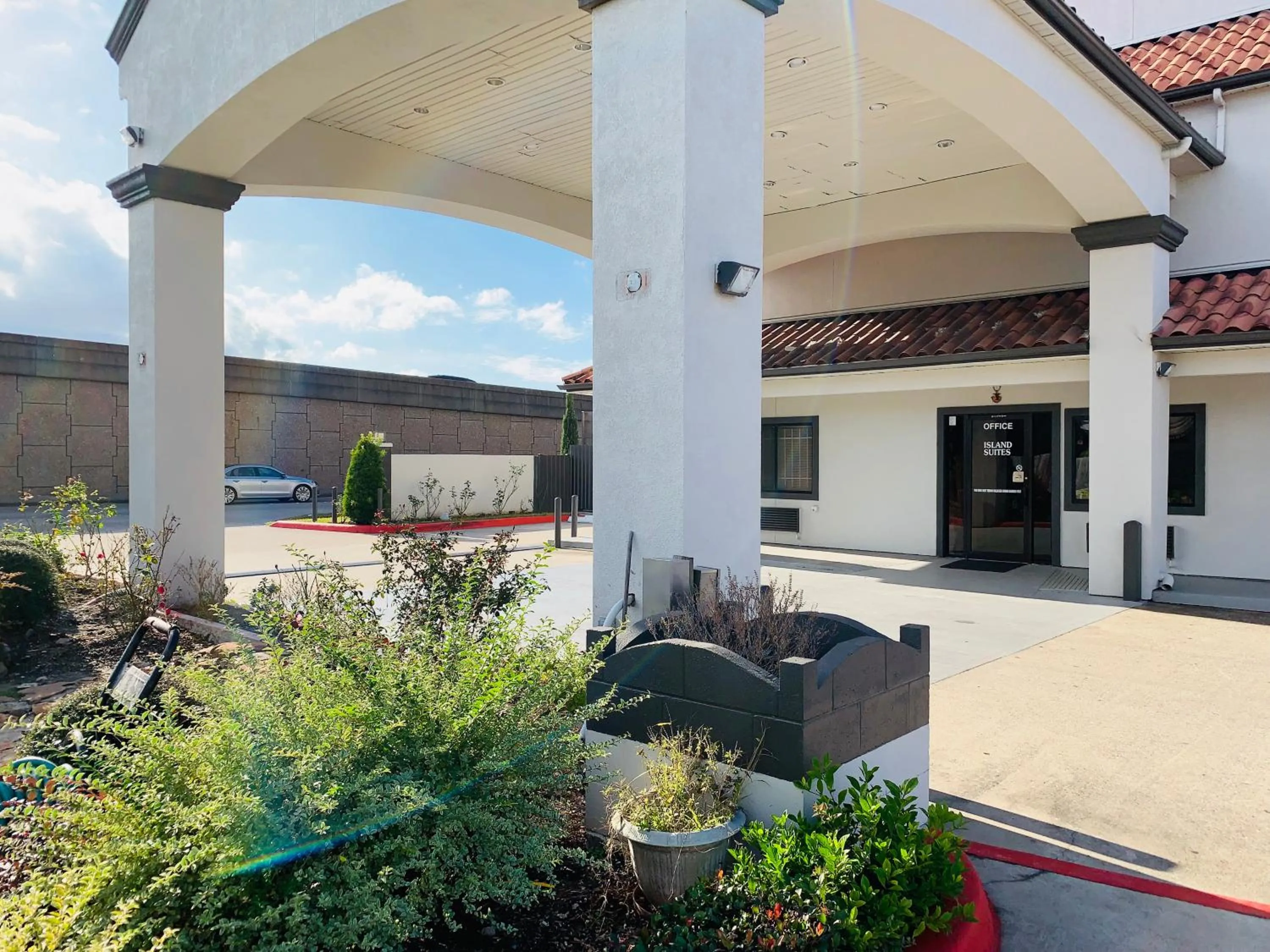 Island Suites Hobby Airport