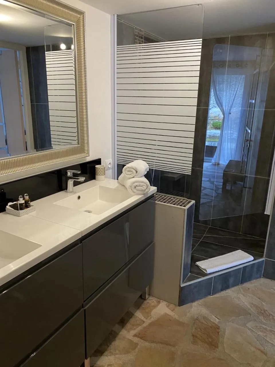 Shower in Au Gre Du Sud