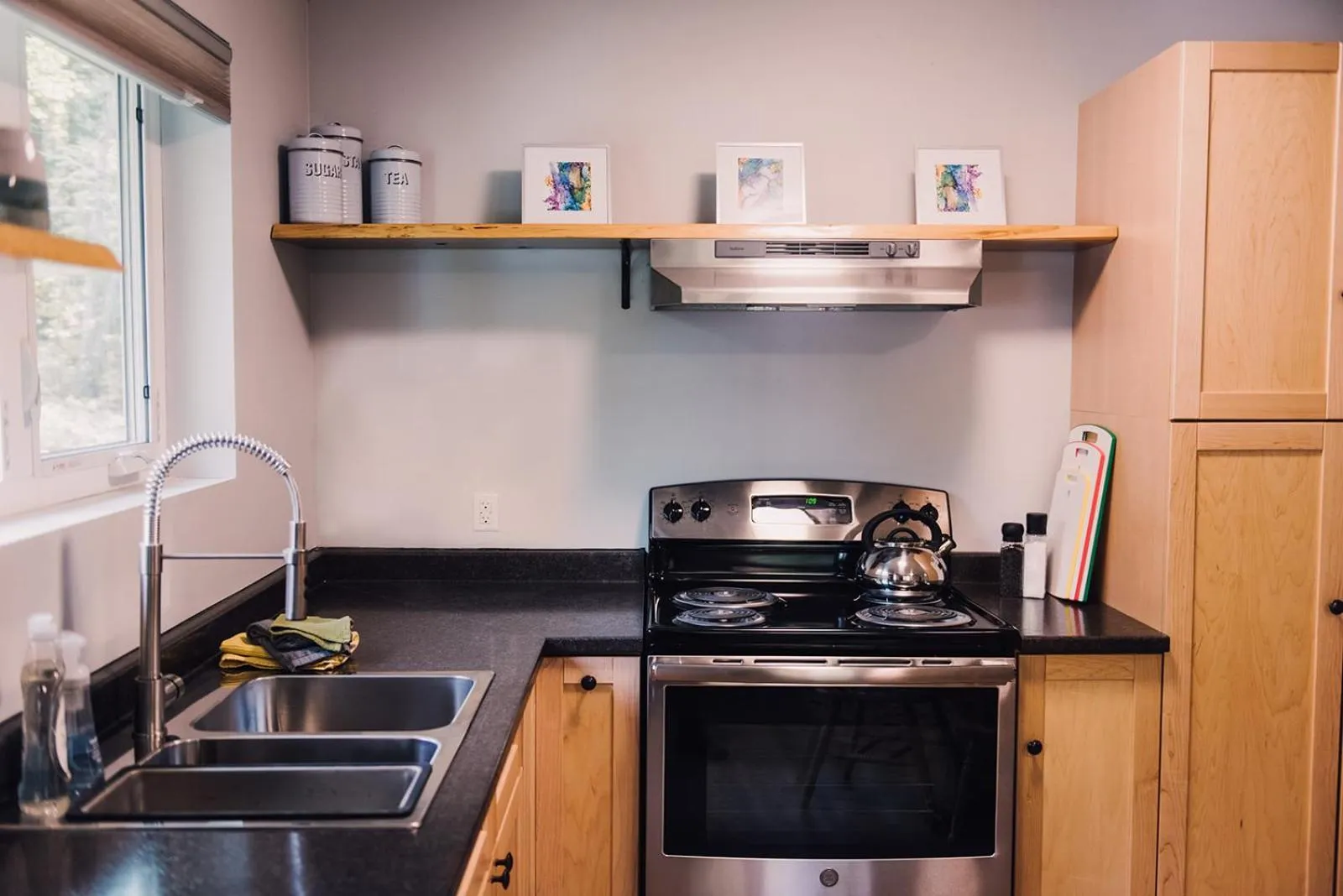 Coffee/tea facilities in Across the Creek Cabins