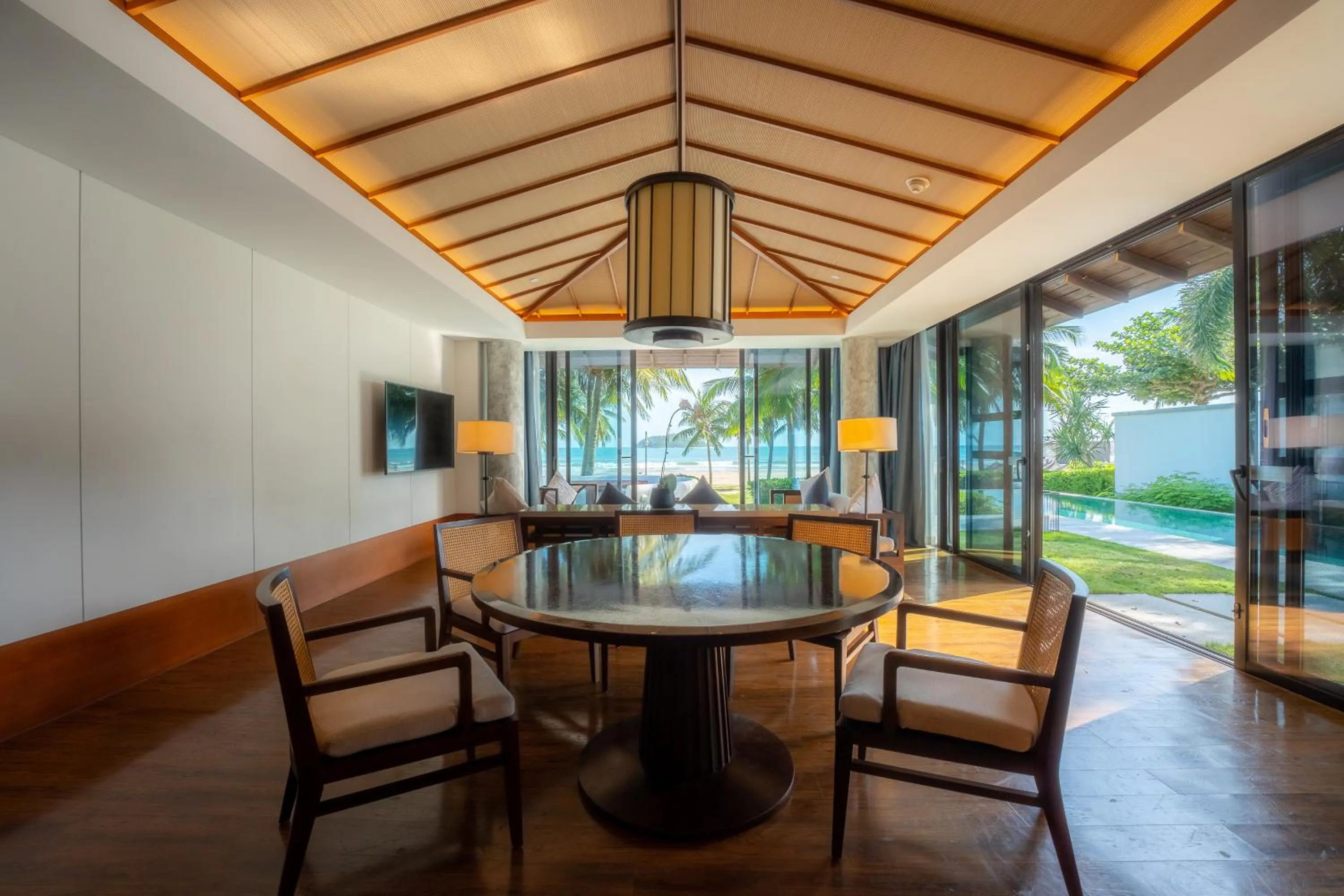 Living room in Le Méridien Shimei Bay Beach Resort & Spa