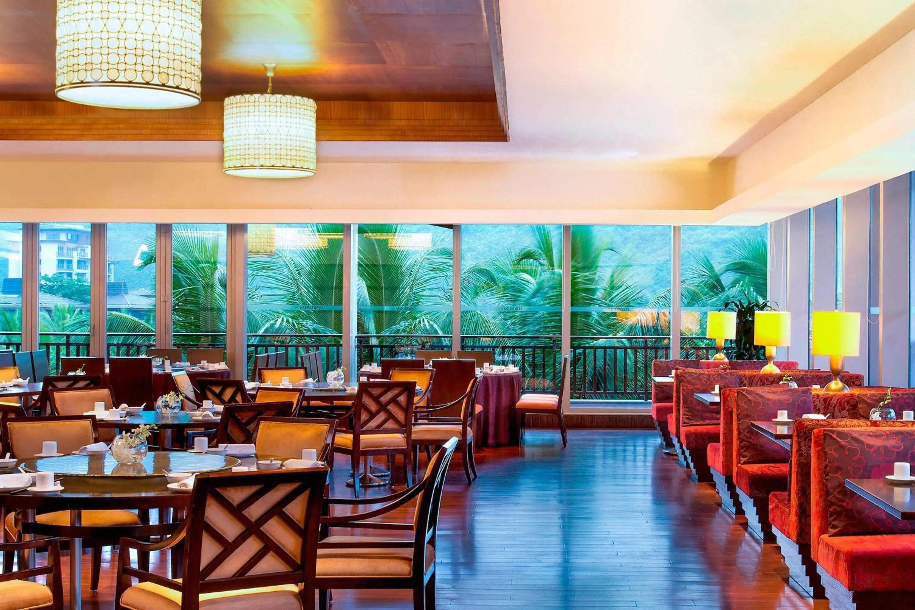Restaurant/places to eat in Le Méridien Shimei Bay Beach Resort & Spa