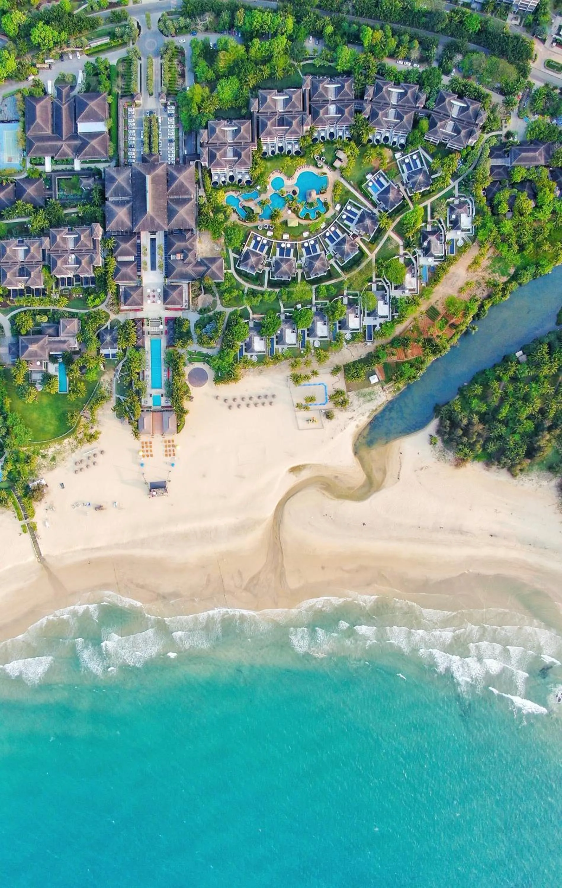 Property building in Le Méridien Shimei Bay Beach Resort & Spa