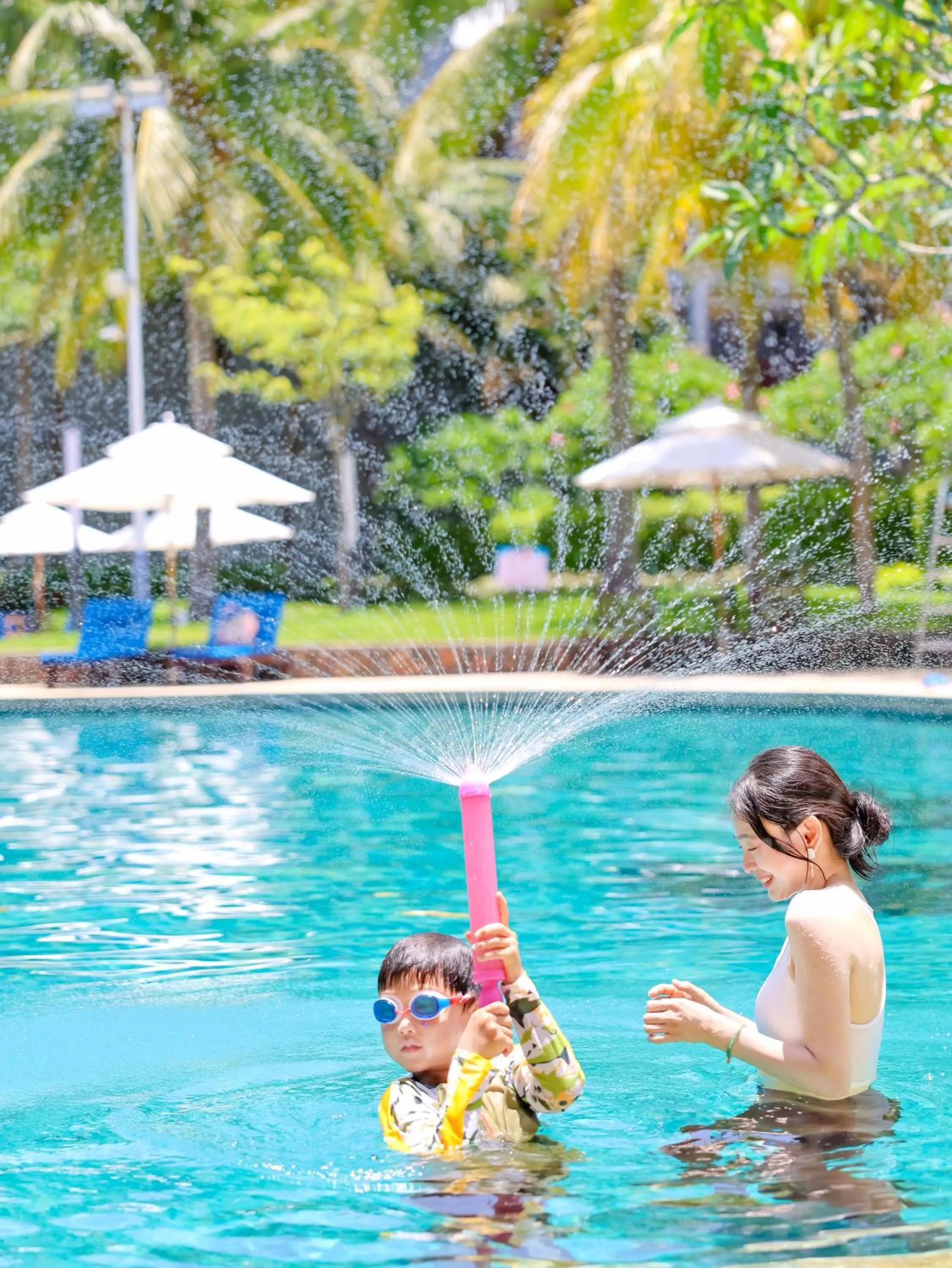 Swimming pool in Le Méridien Shimei Bay Beach Resort & Spa