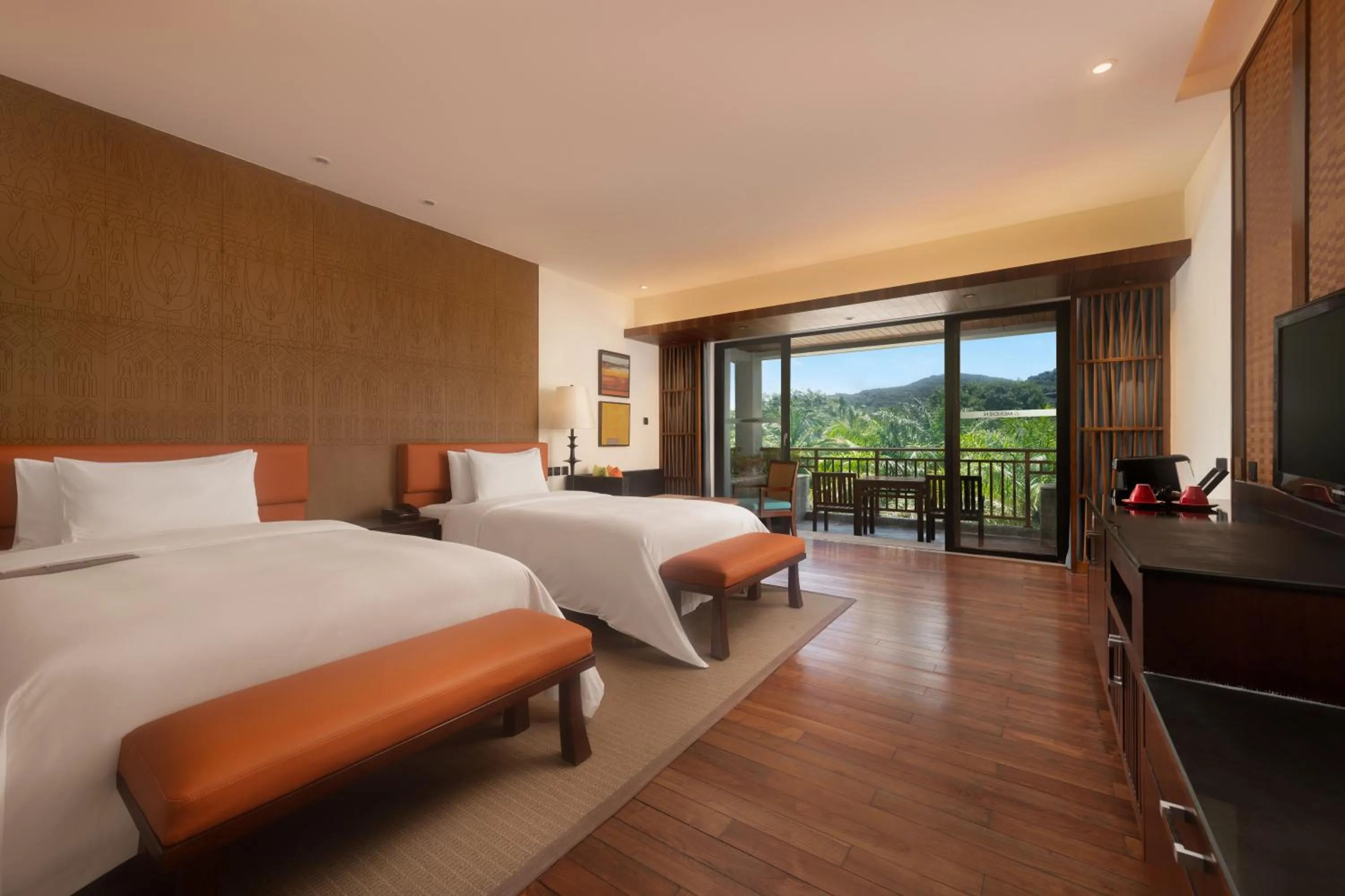 Photo of the whole room, Bed in Le Méridien Shimei Bay Beach Resort & Spa